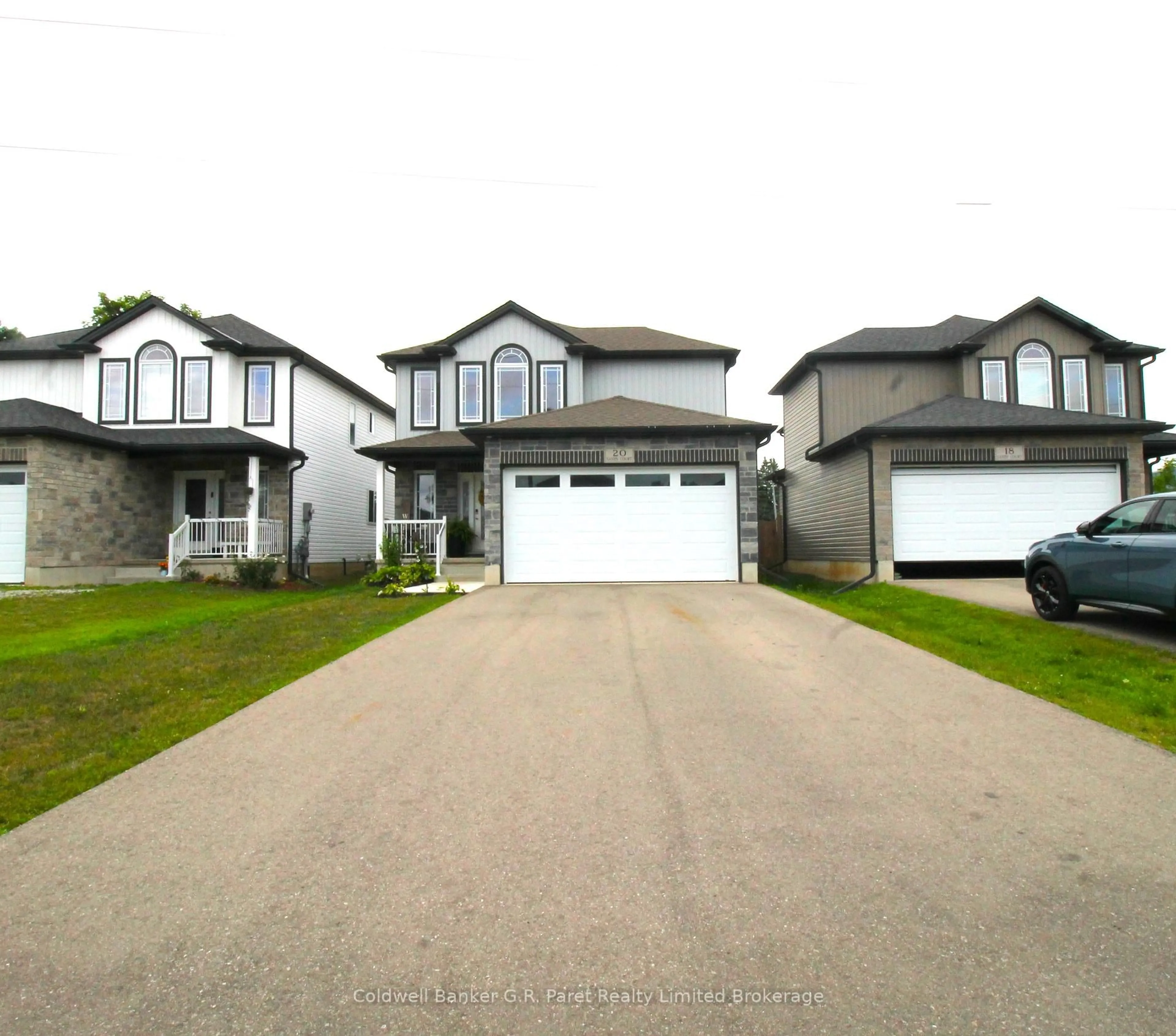 A pic from outside/outdoor area/front of a property/back of a property/a pic from drone, street for 20 Sandy Crt, Tillsonburg Ontario N4G 0H6