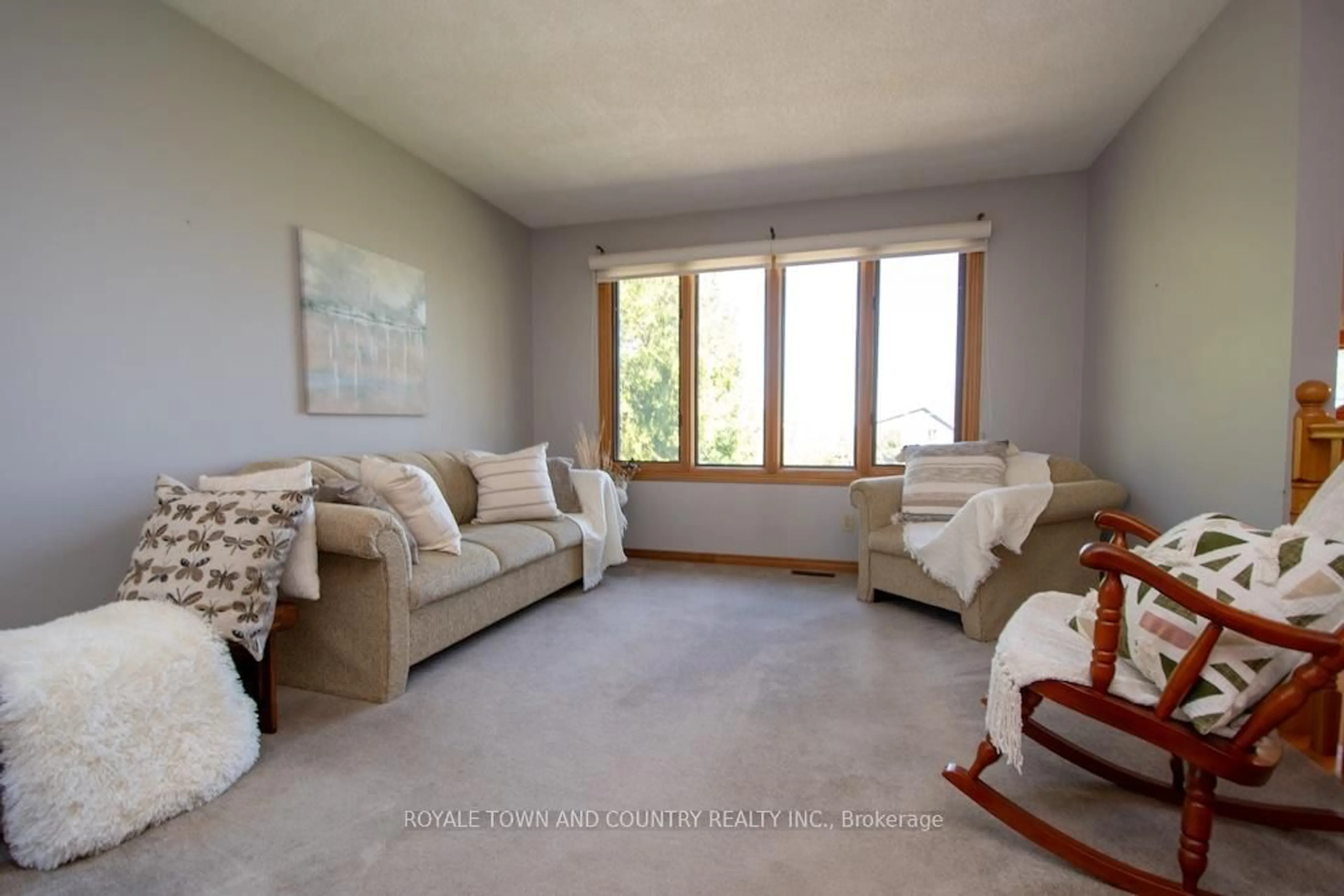 Living room with furniture, unknown for 14 McGill Dr, Kawartha Lakes Ontario L0B 1K0