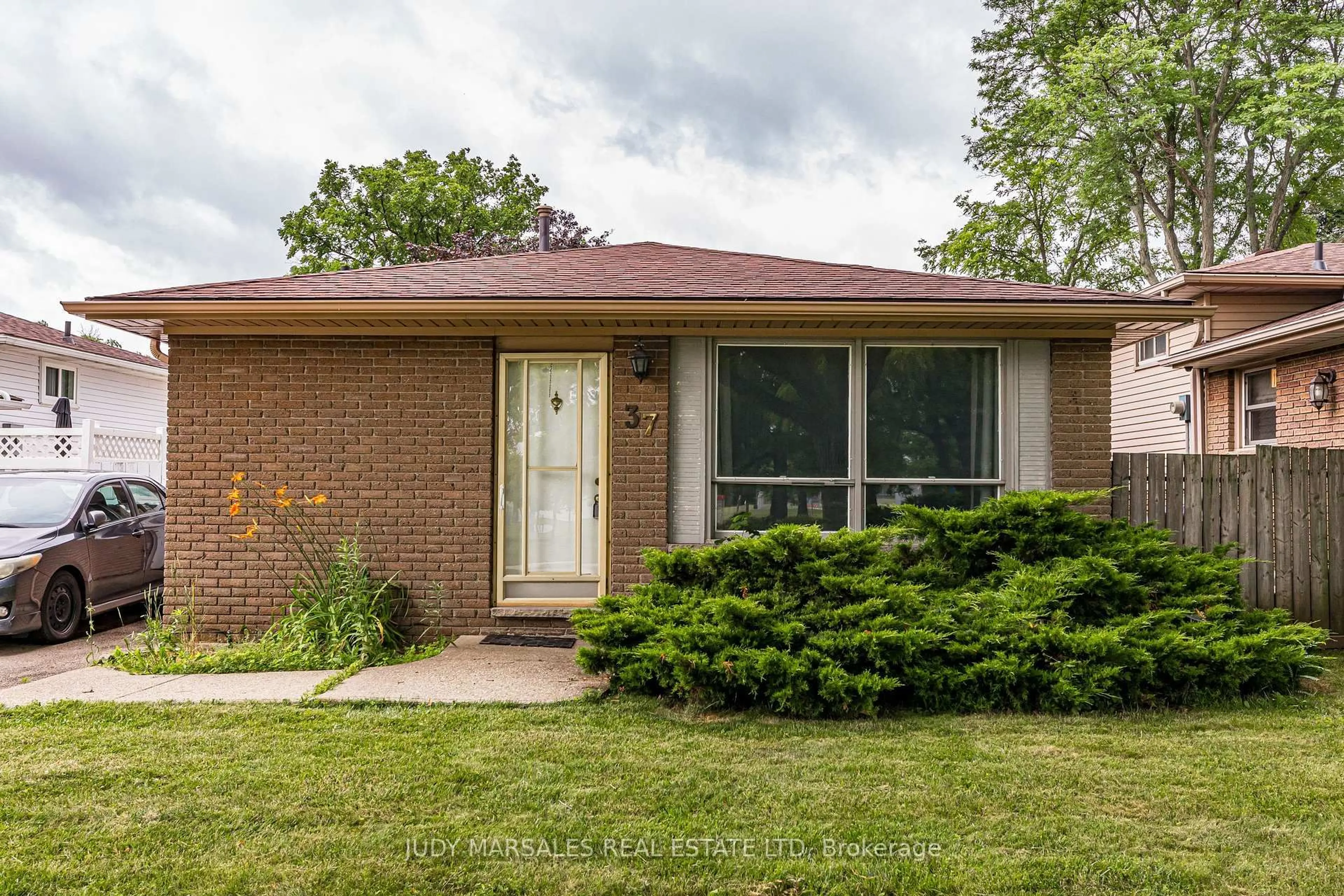 Home with brick exterior material, street for 37 Gemini Dr, Hamilton Ontario L9C 6R5