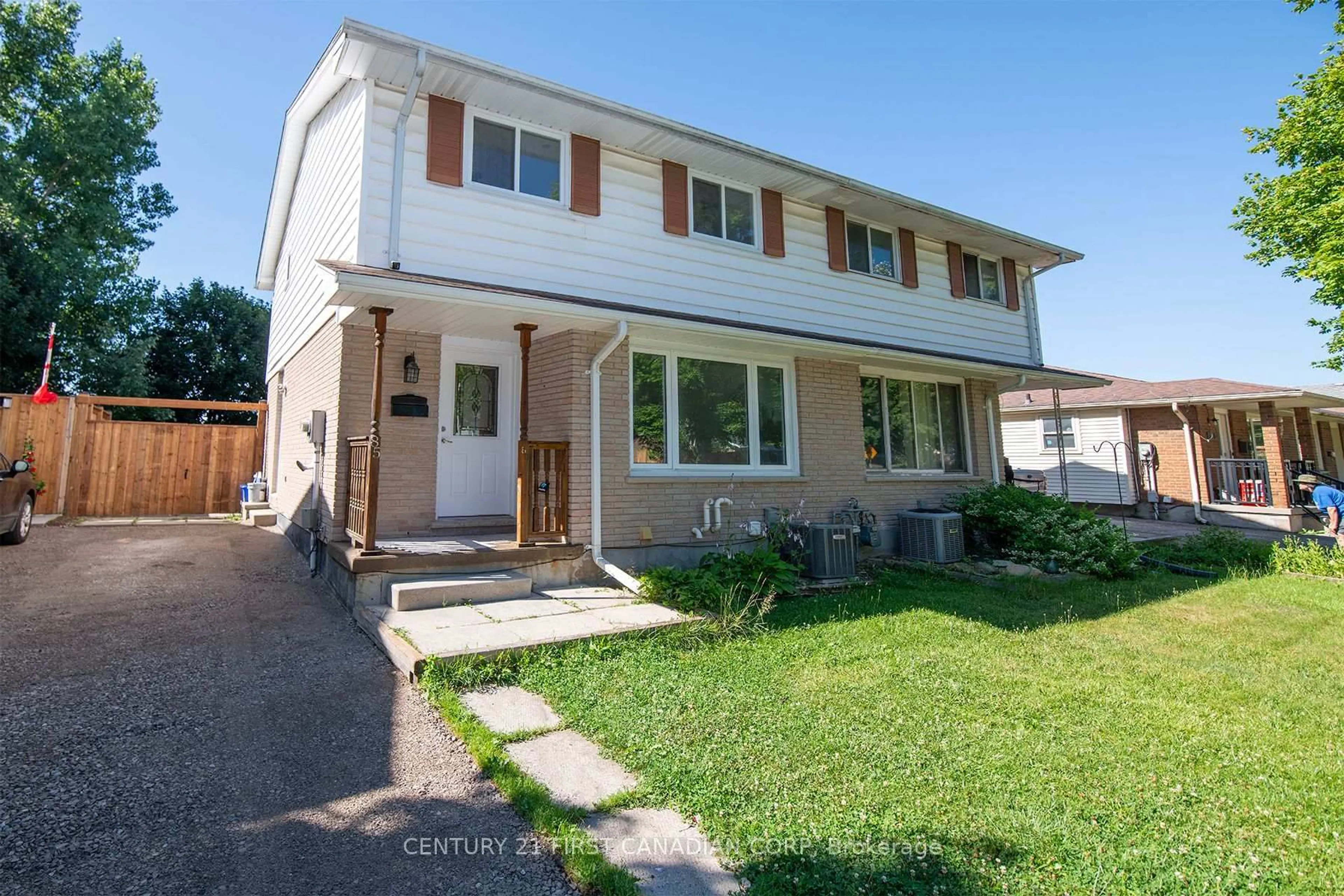Home with vinyl exterior material, street for 85 Elvira Cres, London South Ontario N6E 2N1