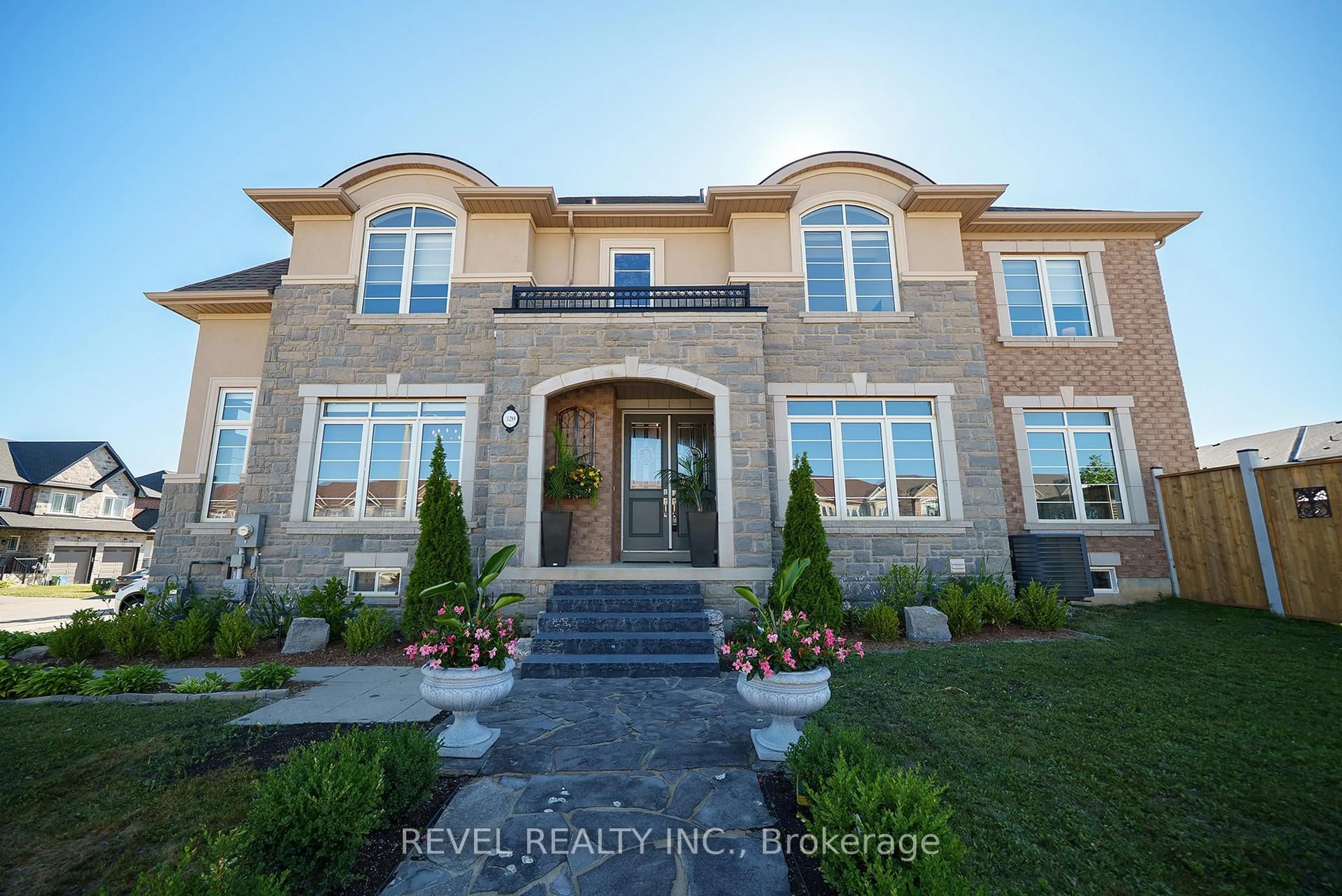 Home with brick exterior material, unknown for 320 Raymond Rd, Hamilton Ontario L9K 0J8
