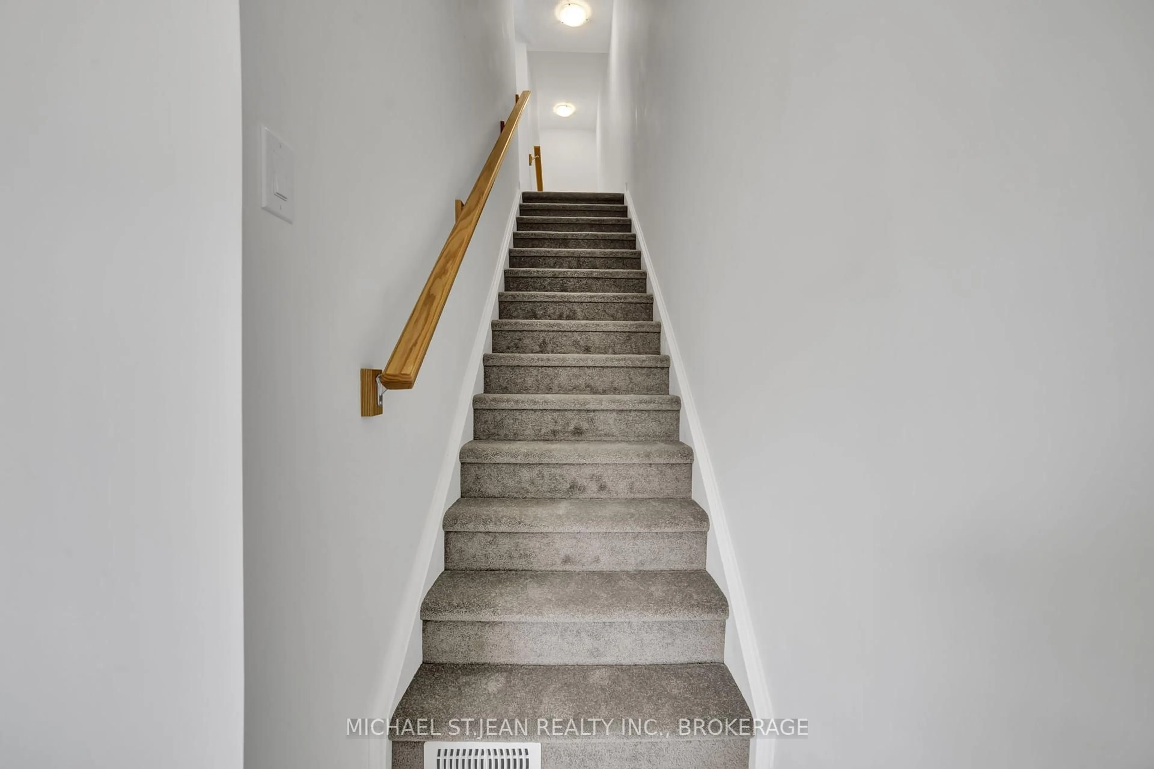 Stairs for 29 Radison Lane, Hamilton Ontario L8H 0B5