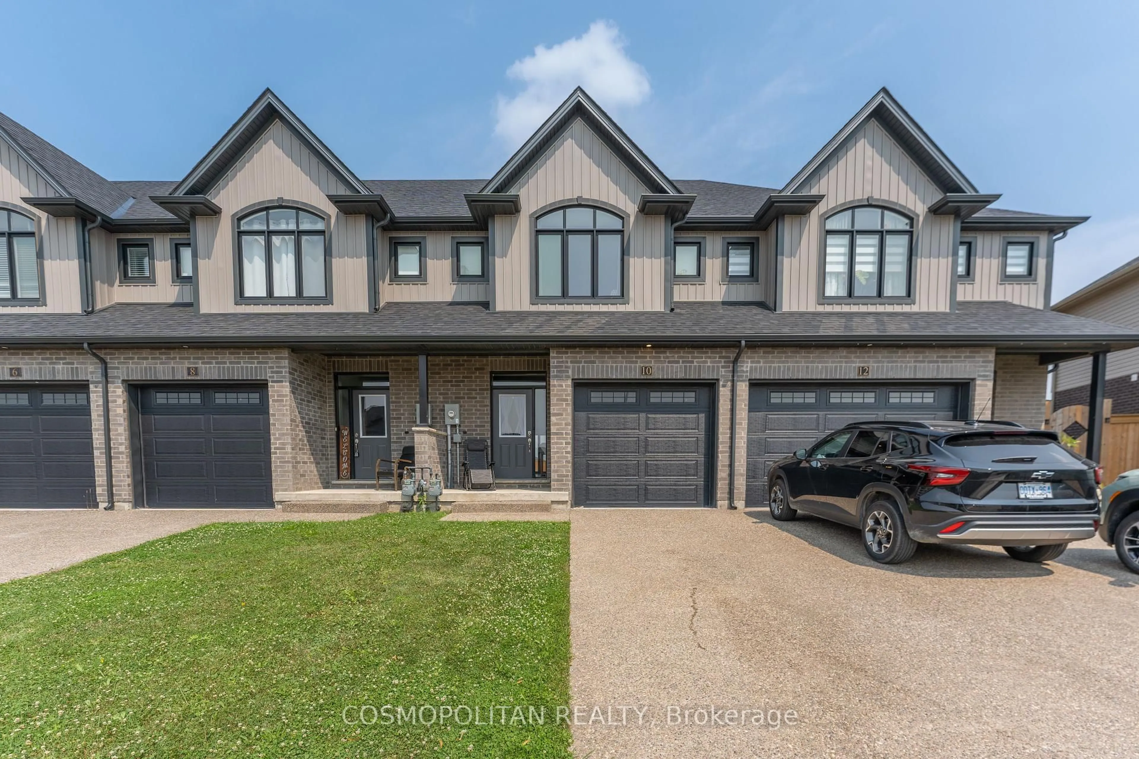Home with brick exterior material, street for 10 Spring Crest Way, Thorold Ontario L2V 0J8