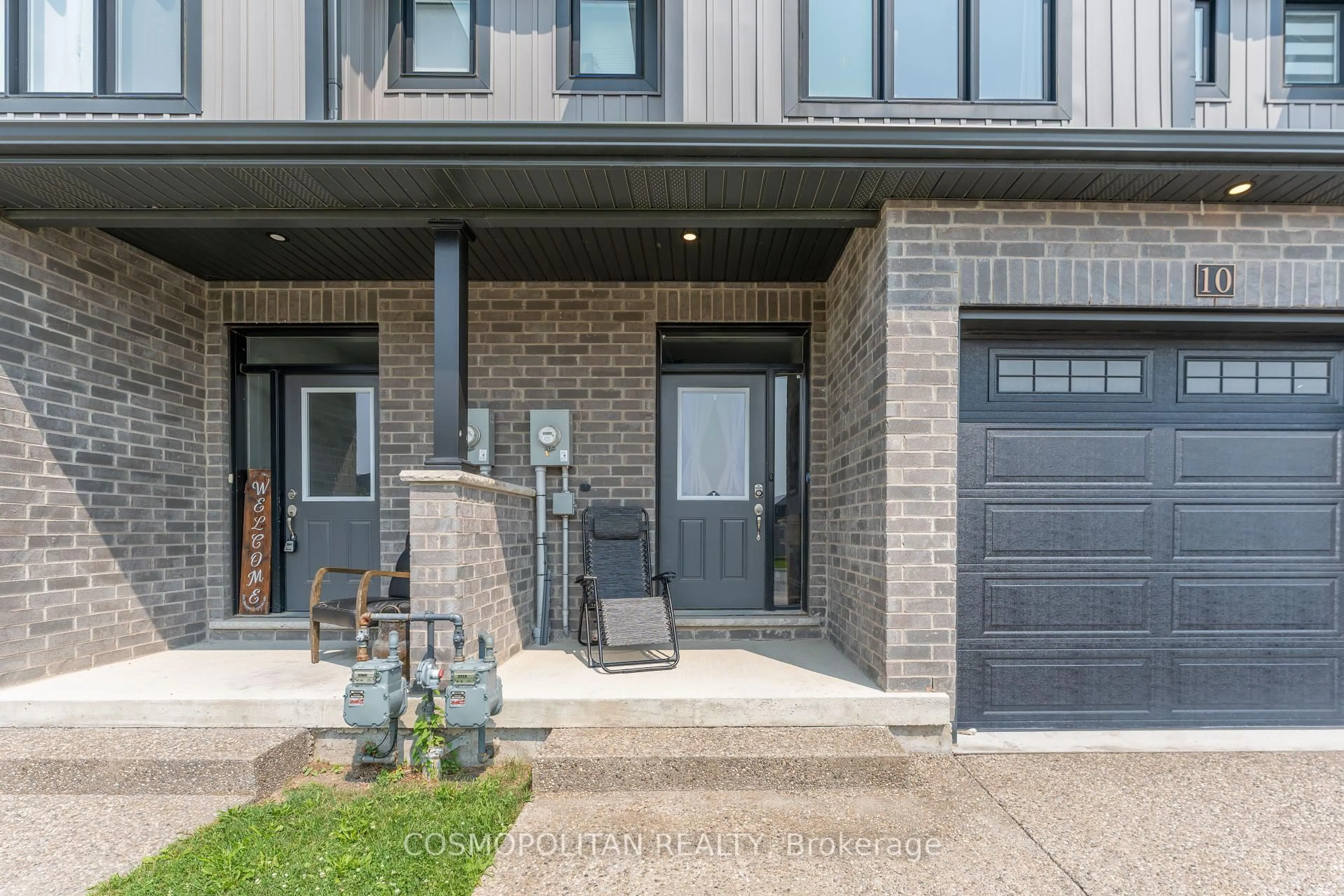 Home with brick exterior material, street for 10 Spring Crest Way, Thorold Ontario L2V 0J8