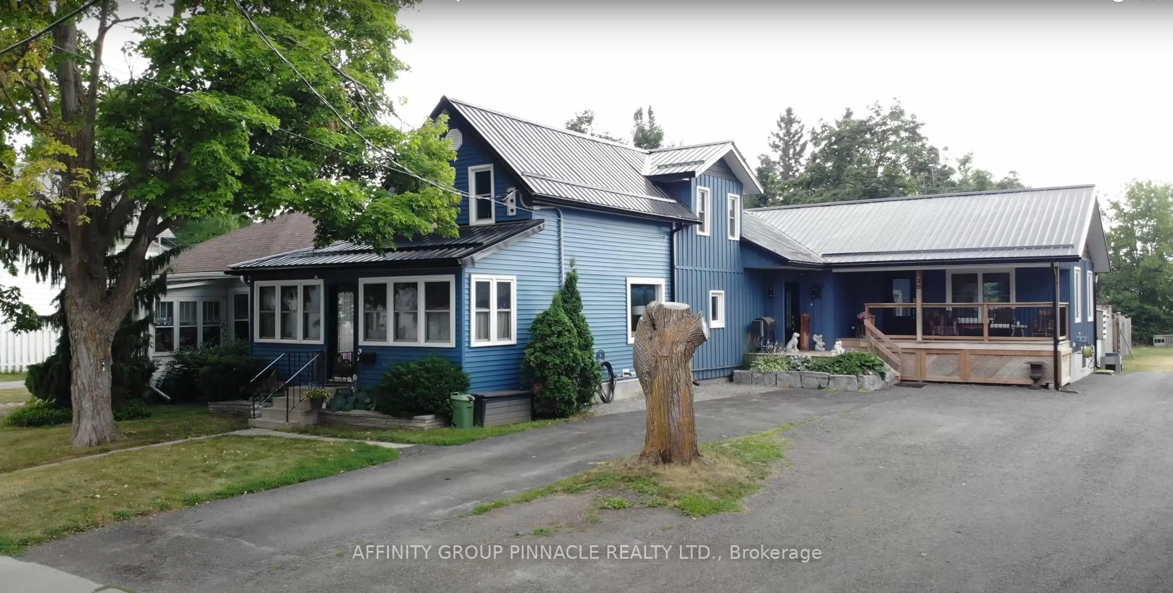 A pic from outside/outdoor area/front of a property/back of a property/a pic from drone, street for 3 Duke St, Kawartha Lakes Ontario K9V 2K5