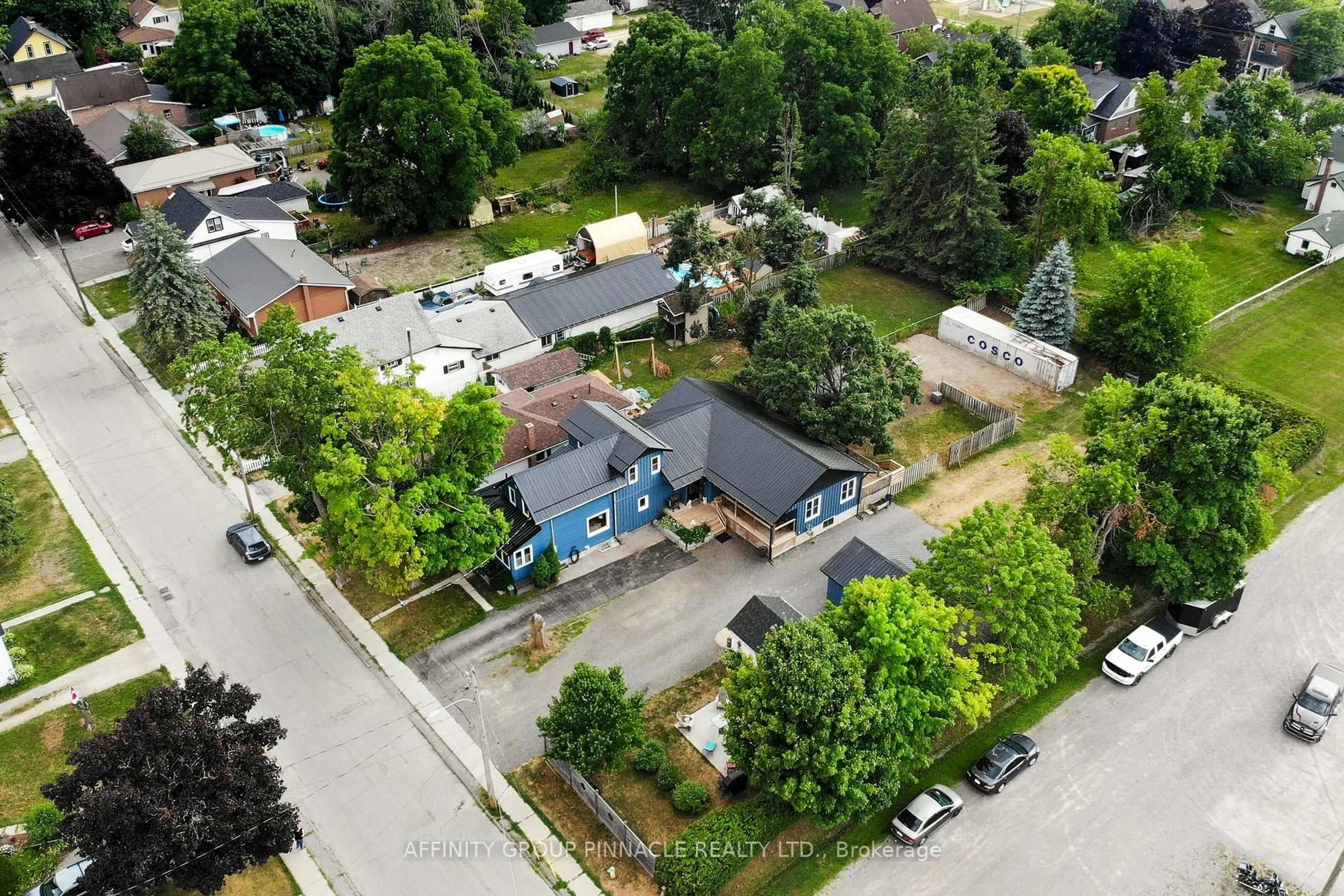 A pic from outside/outdoor area/front of a property/back of a property/a pic from drone, street for 3 Duke St, Kawartha Lakes Ontario K9V 2K5