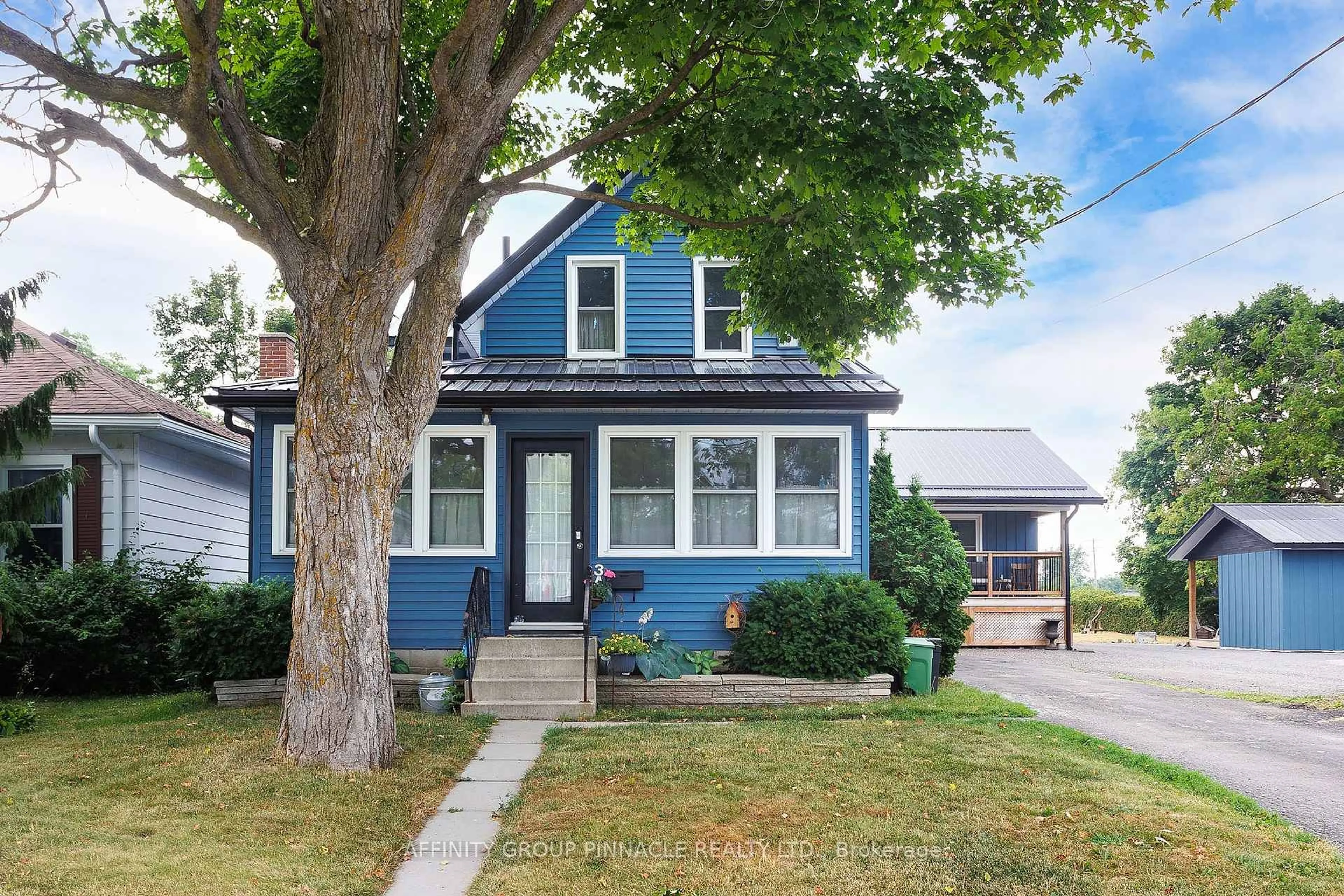 Home with vinyl exterior material, street for 3 Duke St, Kawartha Lakes Ontario K9V 2K5