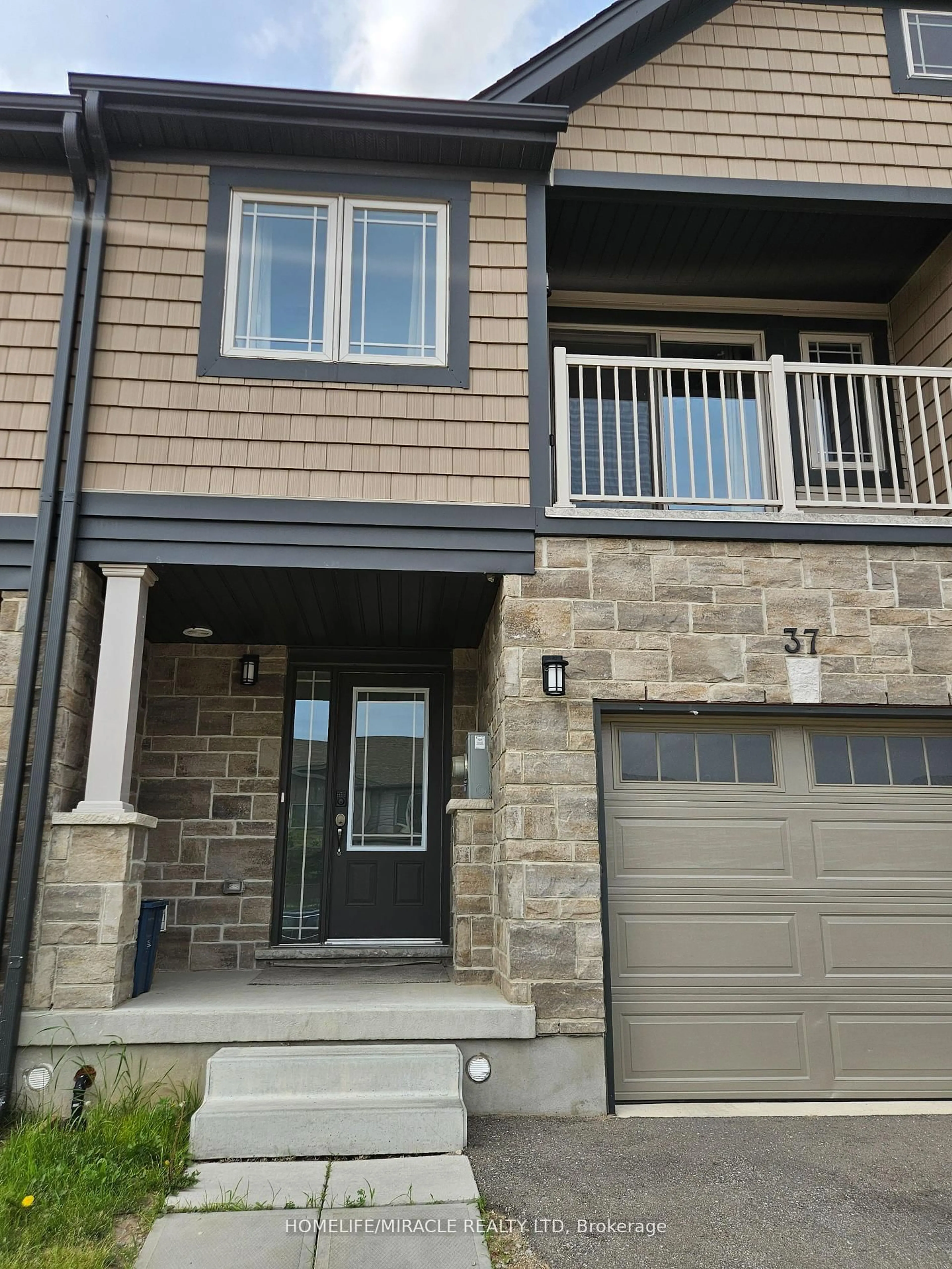 Unknown for 37 Munch Ave, Cambridge Ontario N1R 1B8