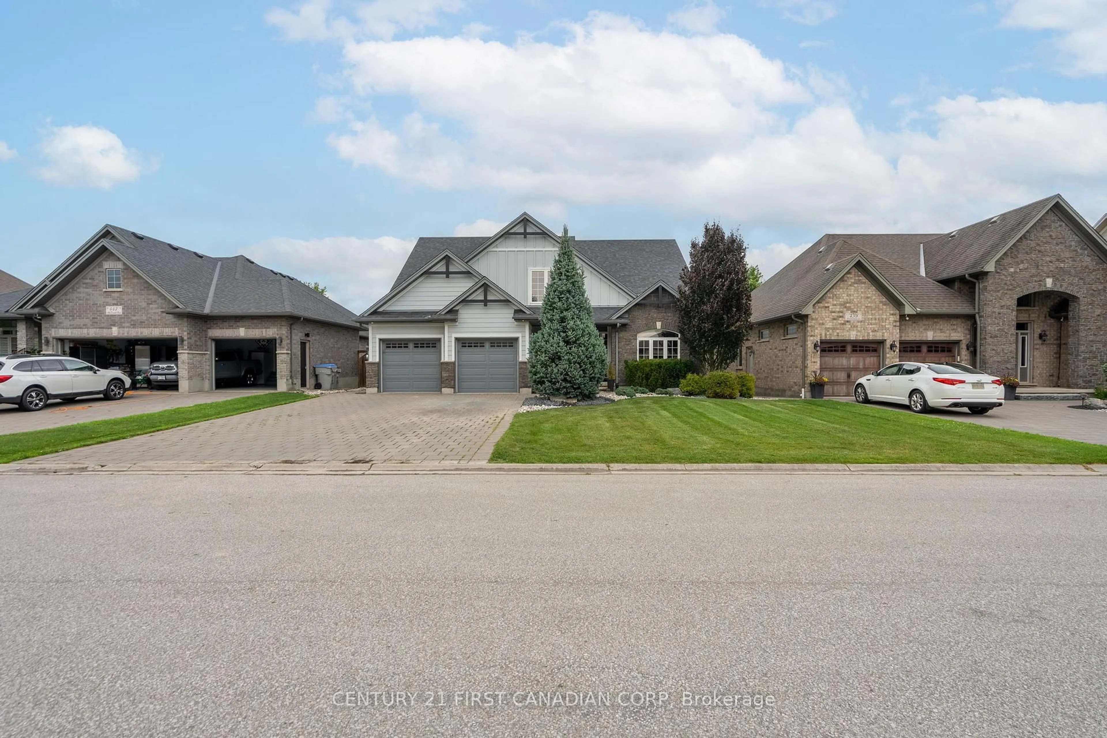 Unknown for 443 MacDonald St, Strathroy-Caradoc Ontario N7G 0B2