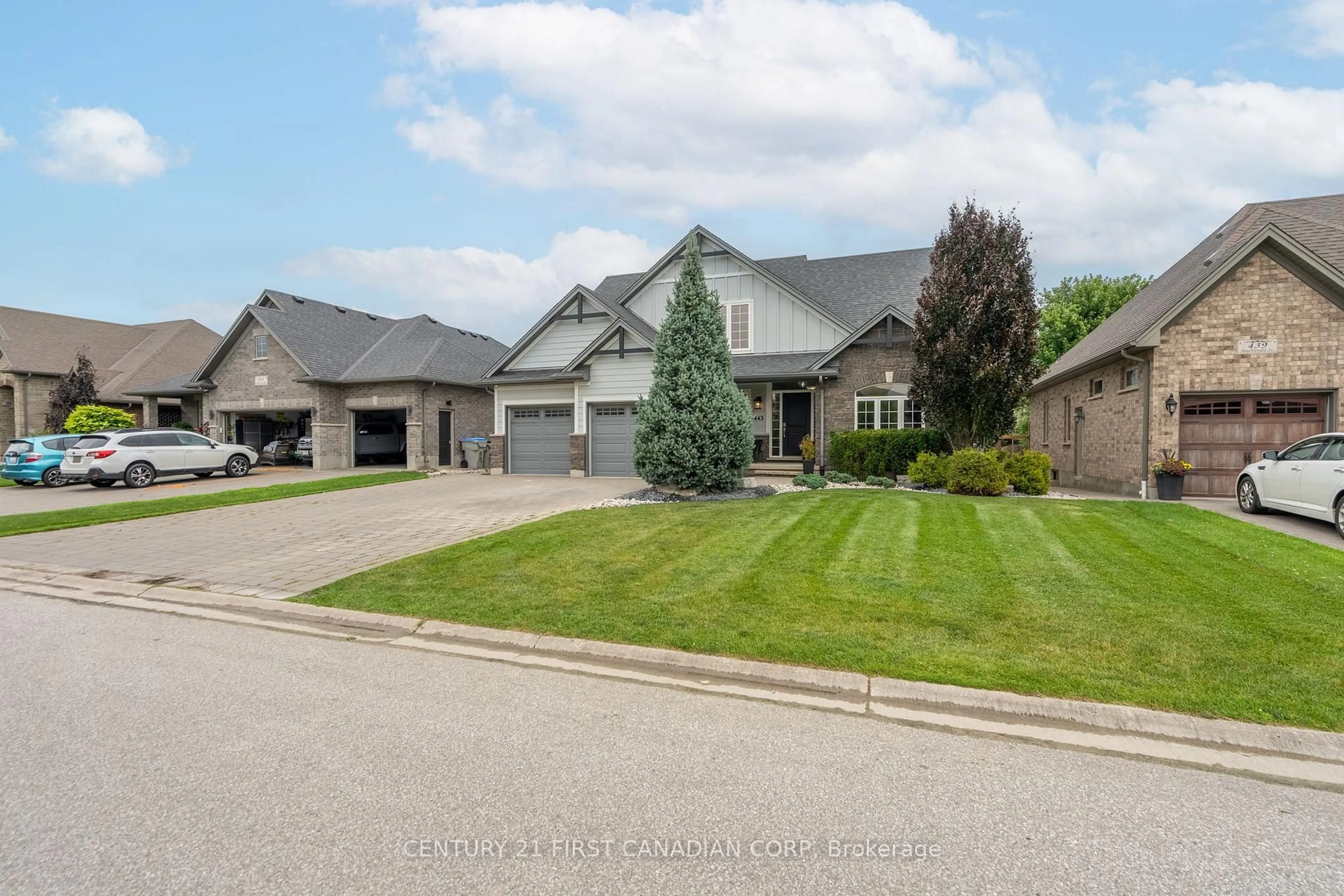 A pic from outside/outdoor area/front of a property/back of a property/a pic from drone, street for 443 MacDonald St, Strathroy-Caradoc Ontario N7G 0B2