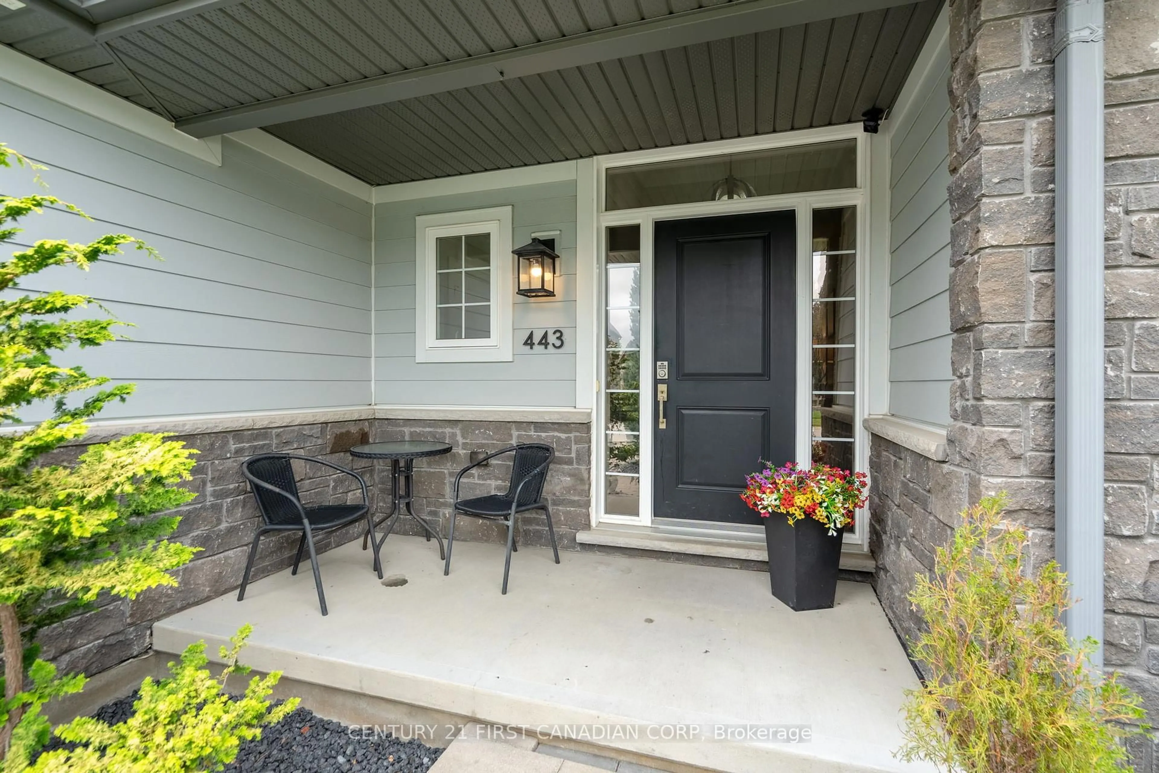 Unknown for 443 MacDonald St, Strathroy-Caradoc Ontario N7G 0B2