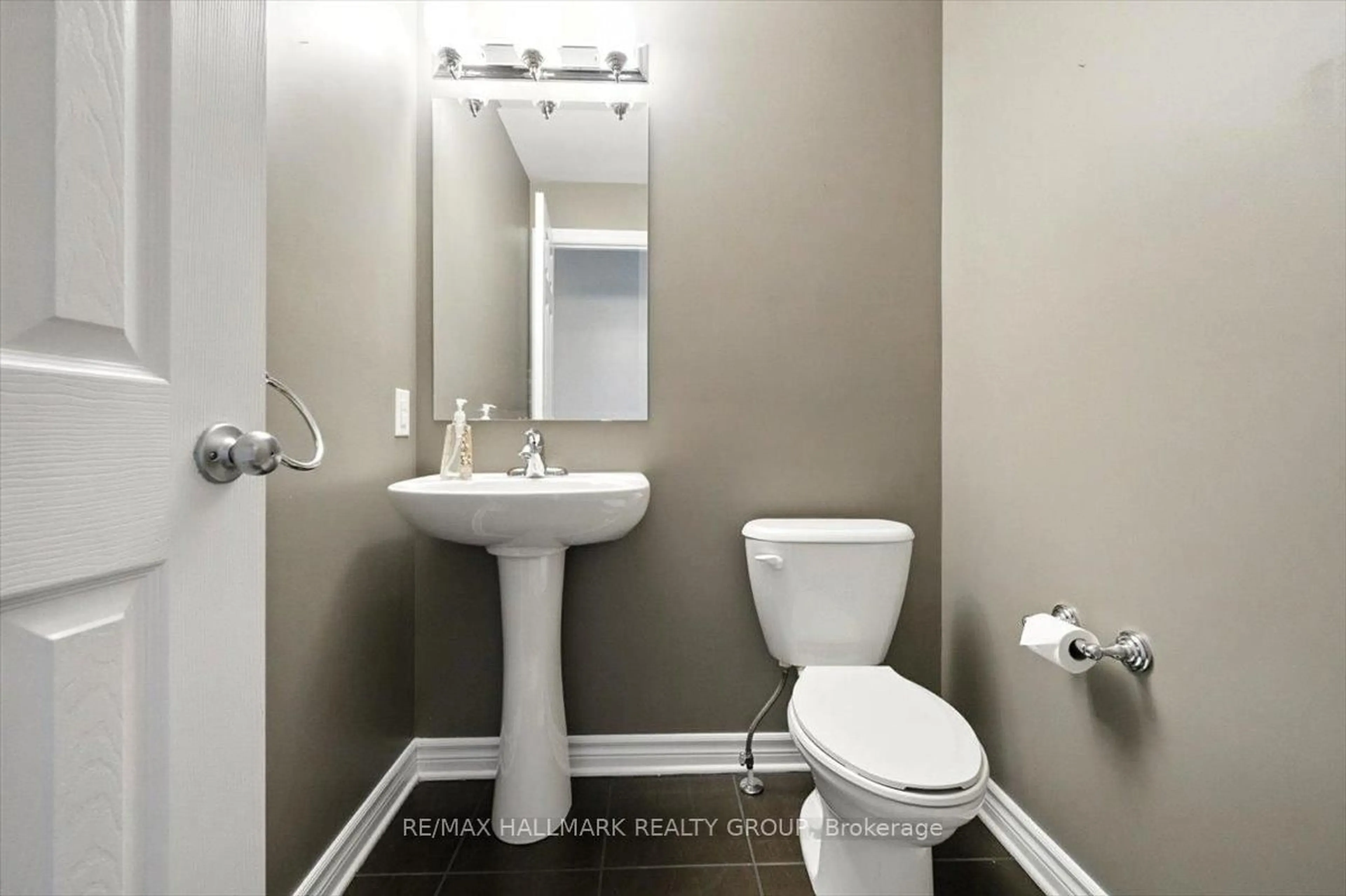 Standard bathroom, unknown for 226 Gerry Lalonde Dr, Orleans Ontario K4A 0W6