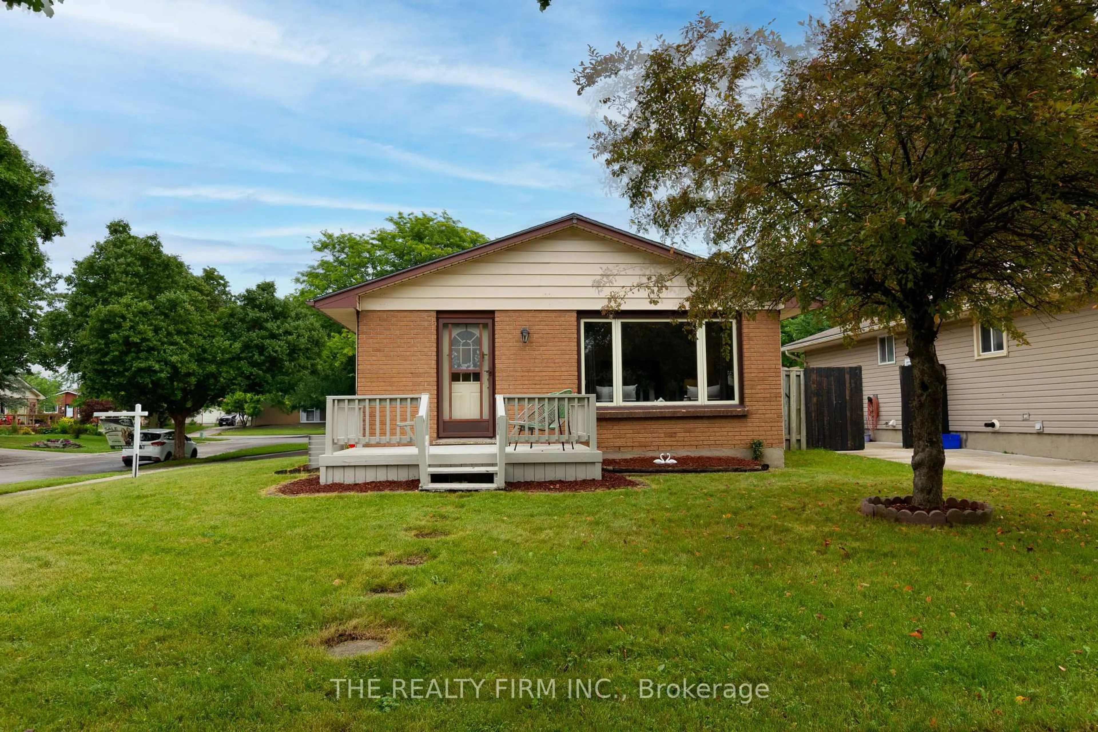 Unknown for 10 Stroud Cres, London South Ontario N6E 1Z6
