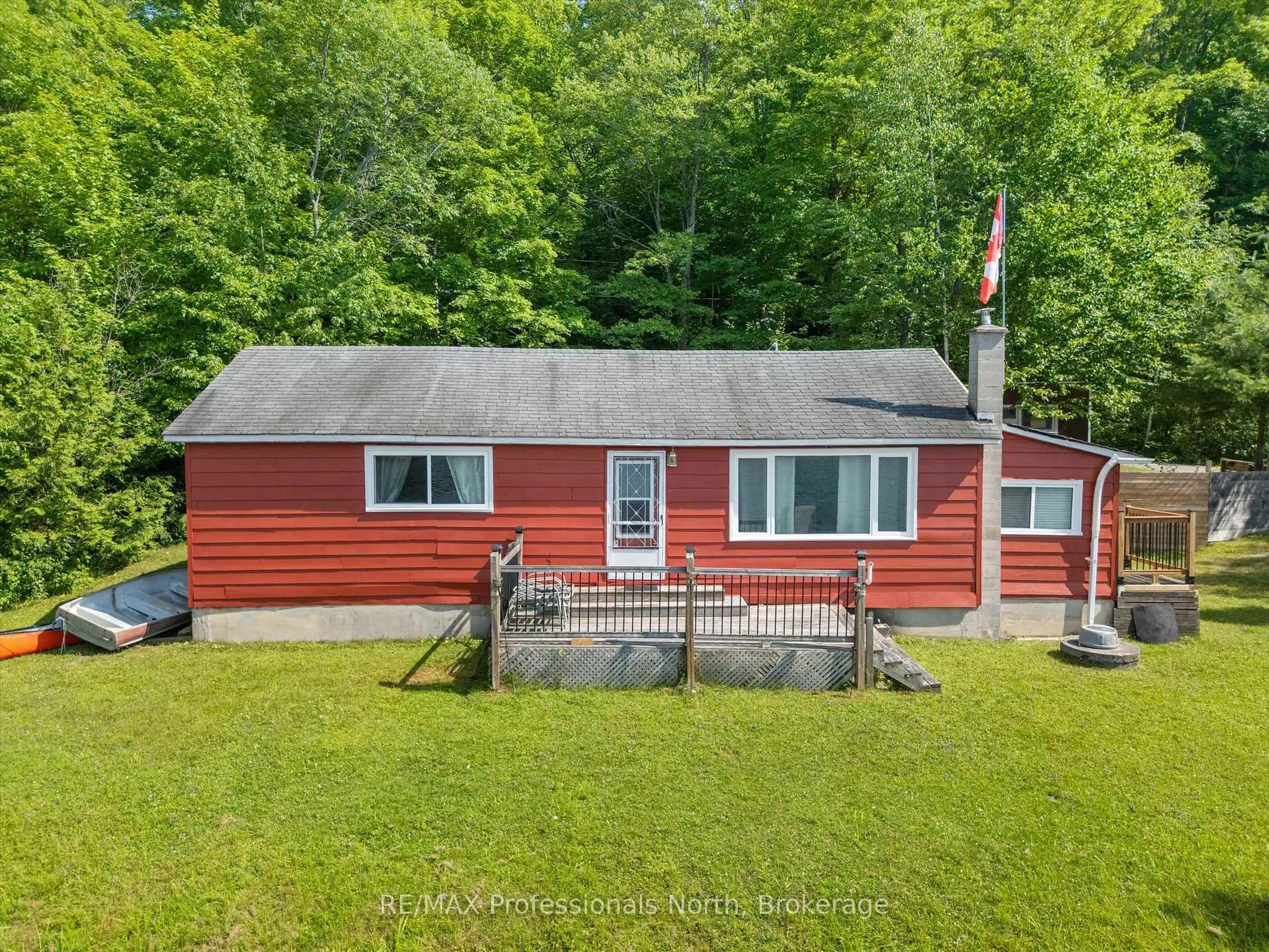 A pic from outside/outdoor area/front of a property/back of a property/a pic from drone, unknown for 1020 GORDONIER LAKE Rd, Bracebridge Ontario P1L 1X3