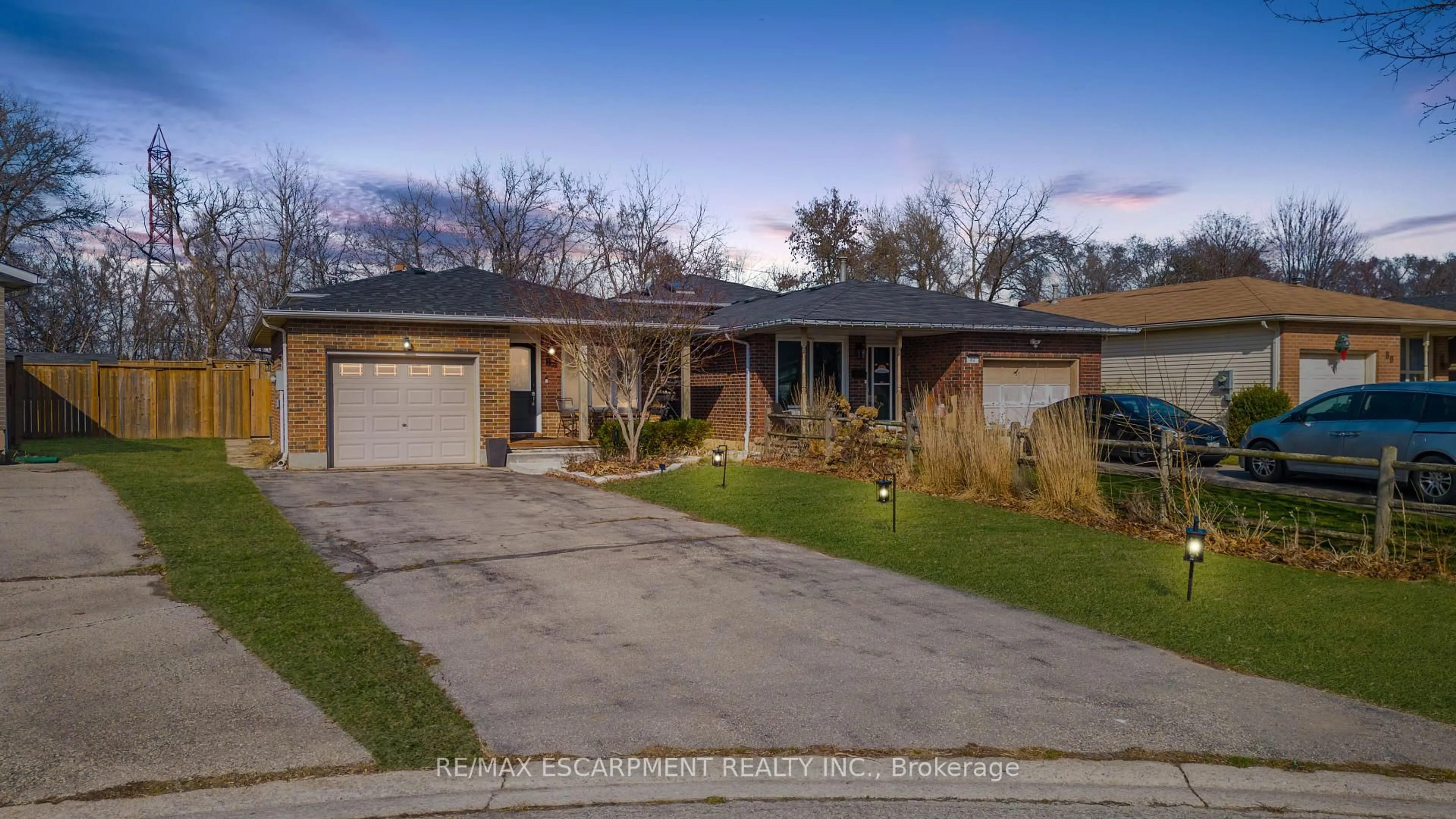 Home with brick exterior material, street for 84 SANDRA Cres, Grimsby Ontario L3M 4Y7