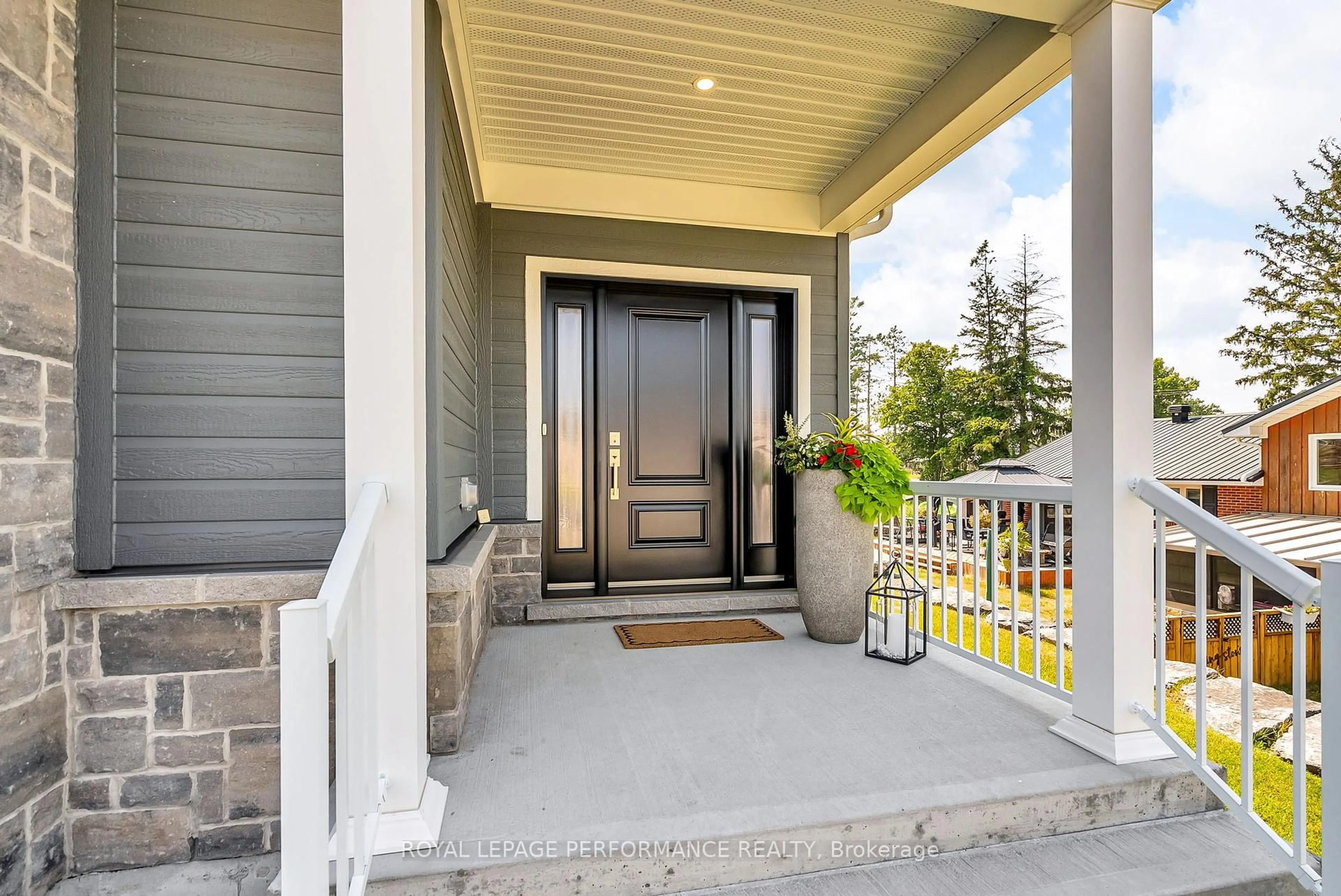 Indoor entryway for 4 Matthew Kieran Cres, South Stormont Ontario K0C 1P0