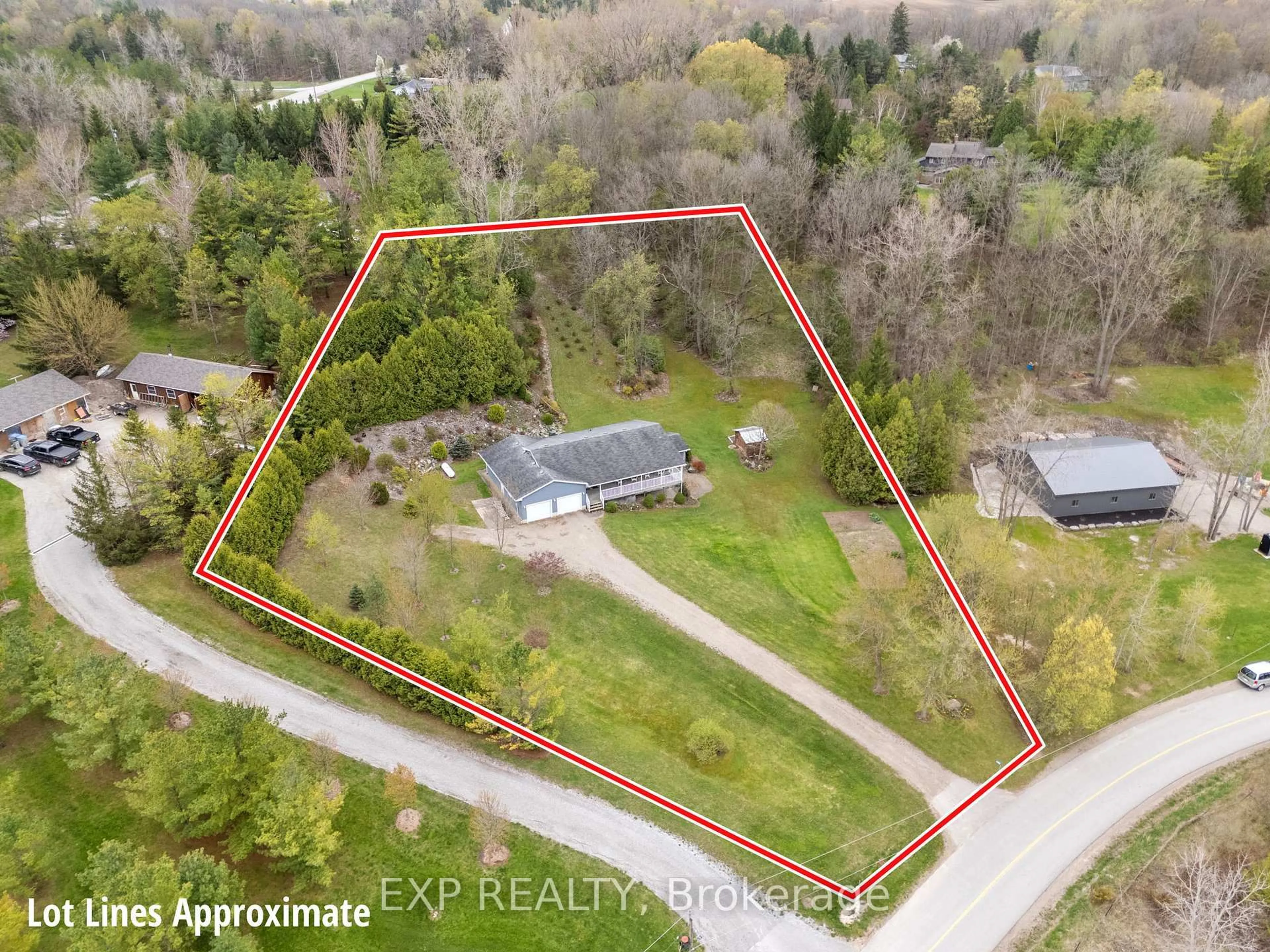 A pic from outside/outdoor area/front of a property/back of a property/a pic from drone, unknown for 30680 Hungry Hollow Rd, North Middlesex Ontario N0M 1B0