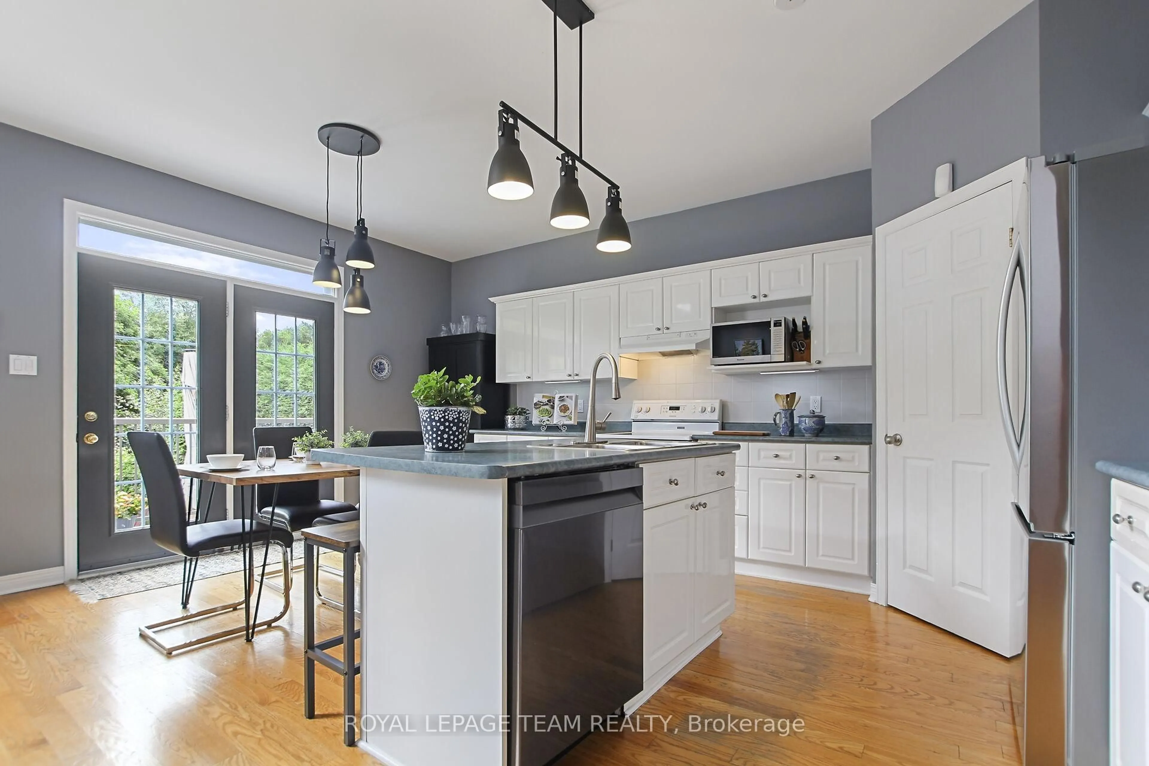 Open concept kitchen, unknown for 19 Maricona Way, Ottawa Ontario K2T 1H2