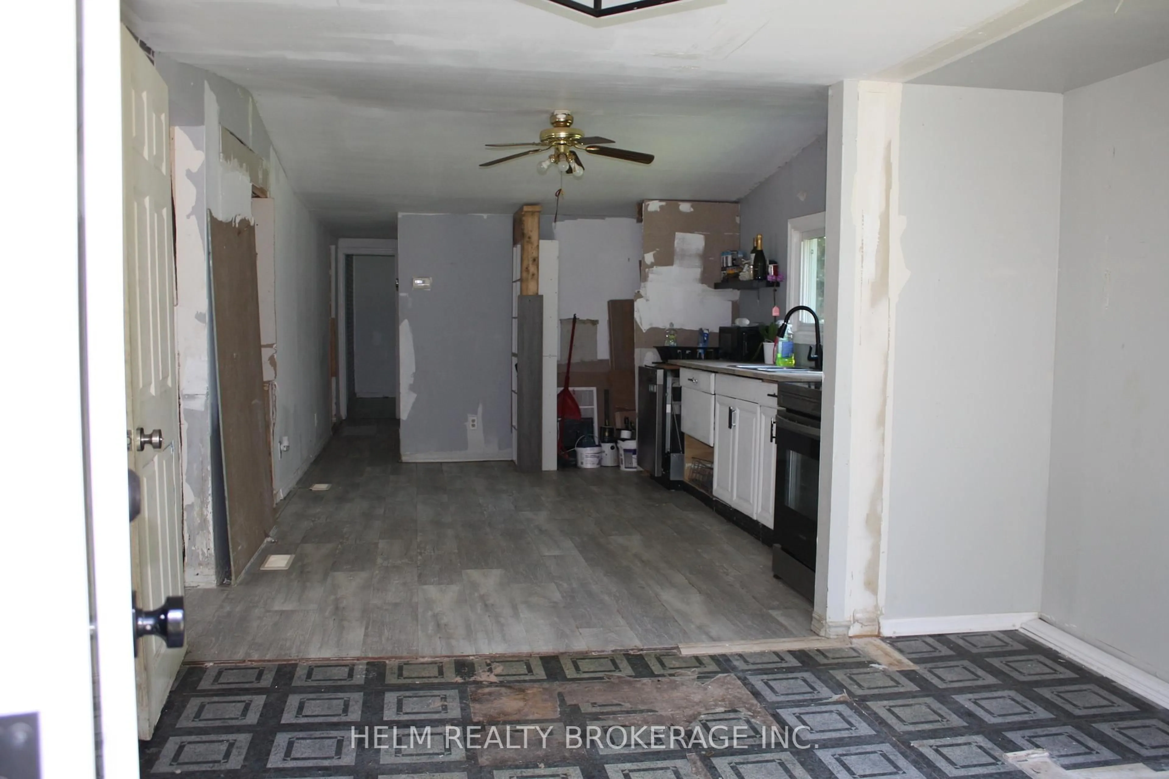 A pic of a room for 405 McNutt Rd, Bonfield Ontario P0H 2E0