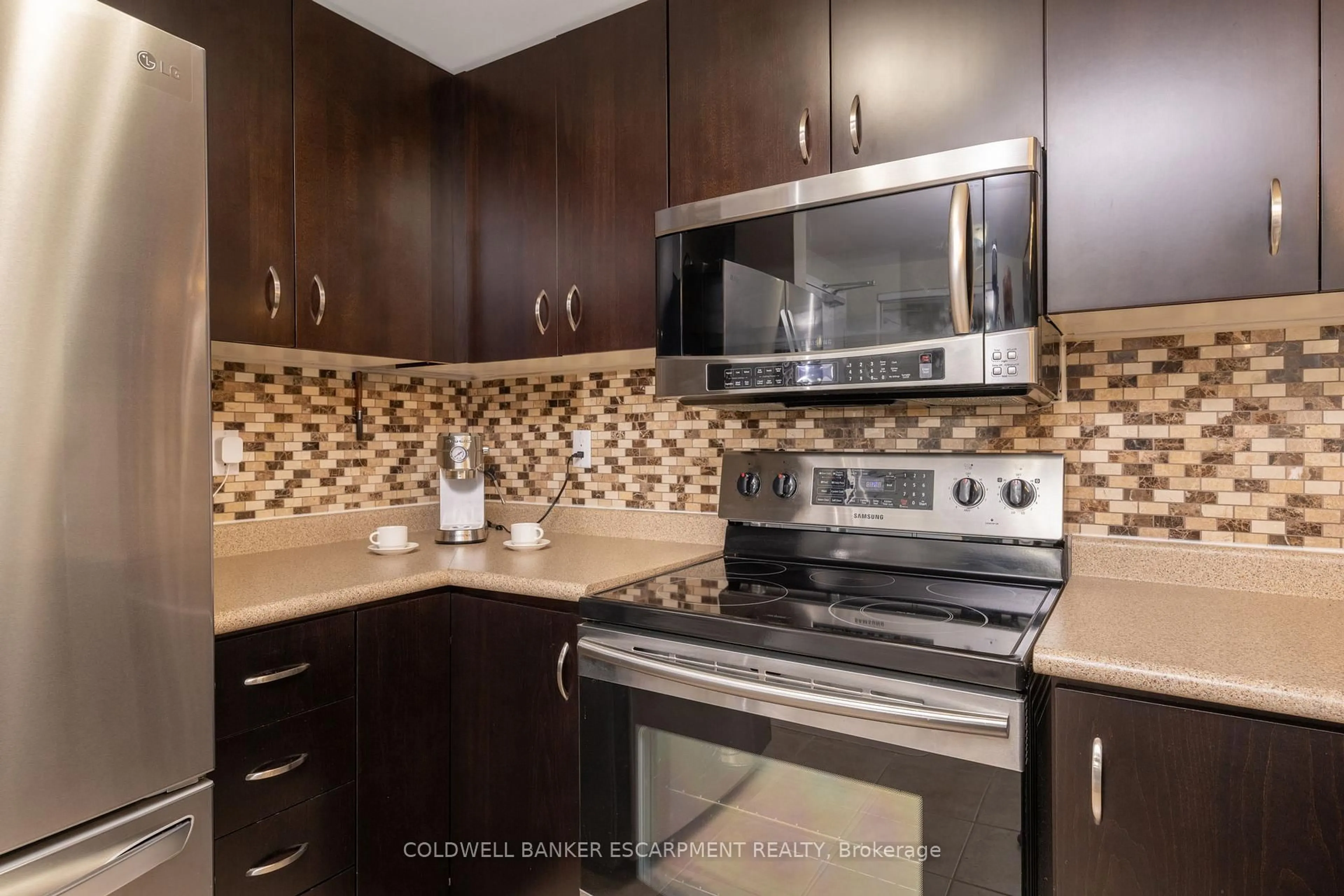 Standard kitchen, unknown for 43 Goodwin Dr #109, Guelph Ontario N1L 0E8