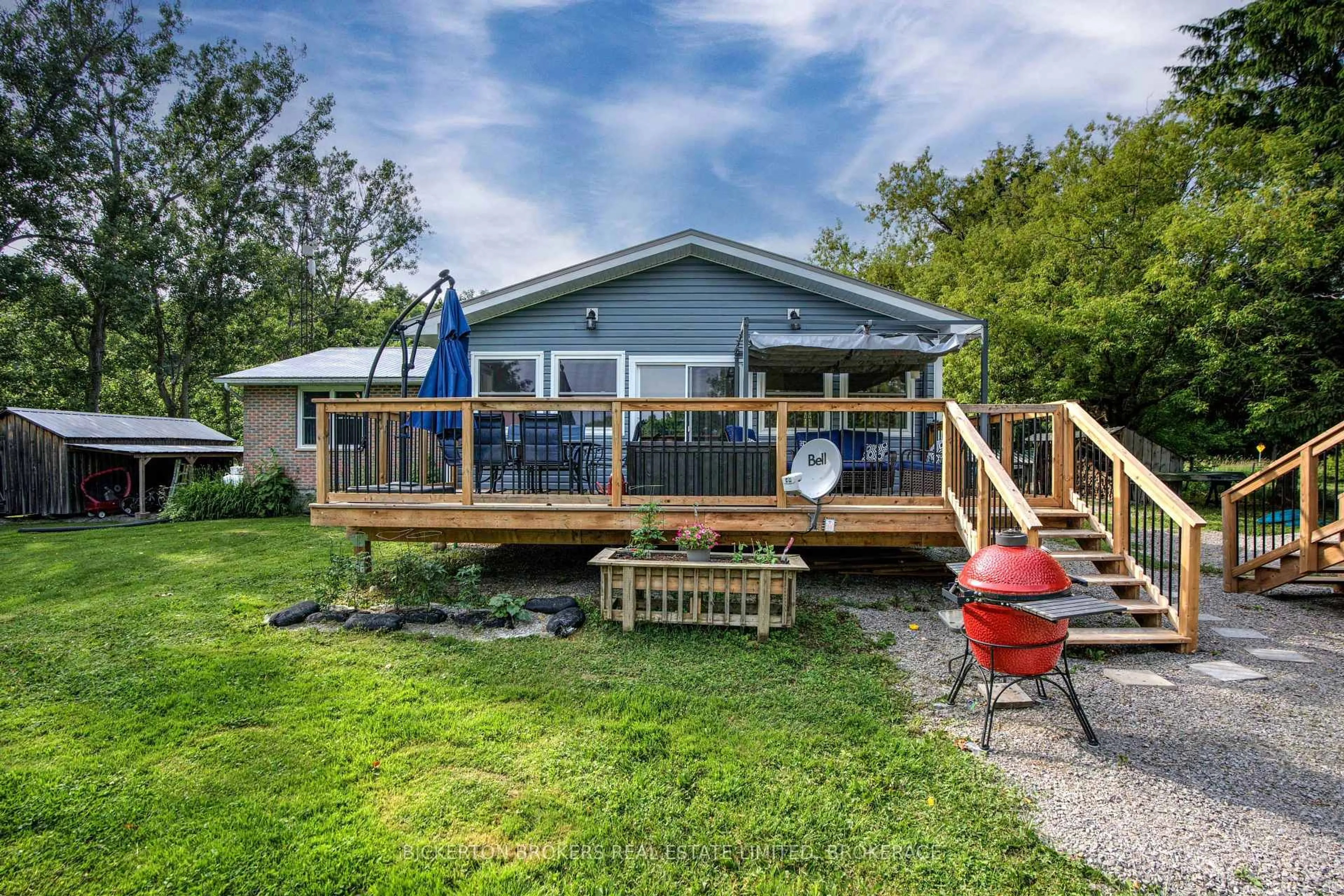 Patio, water/lake/river/ocean view for 1411 County 2 Rd, Leeds and the Thousand Islands Ontario K0E 1L0