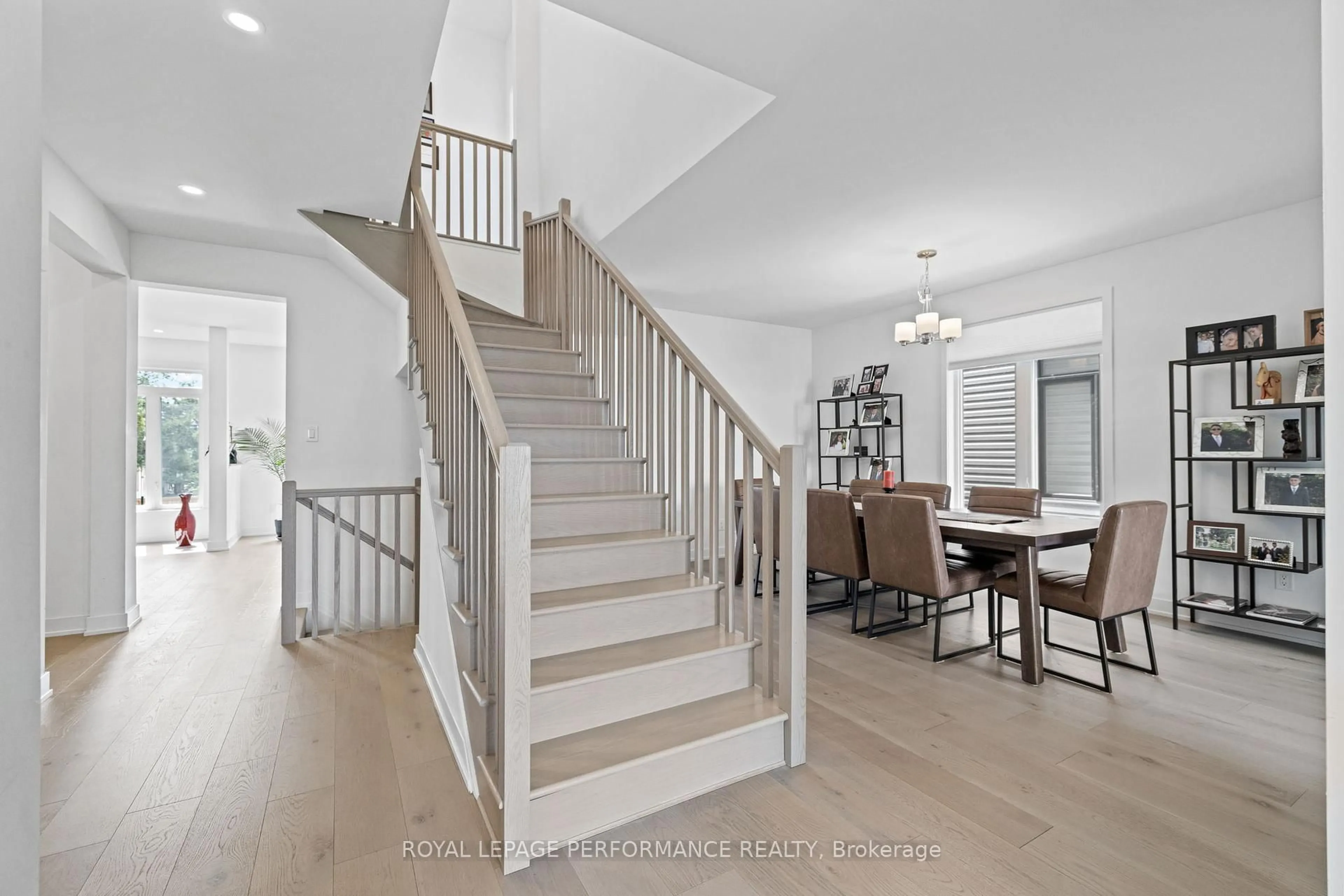 Stairs for 612 Kenabeek Terr, Ottawa Ontario K4M 0M2