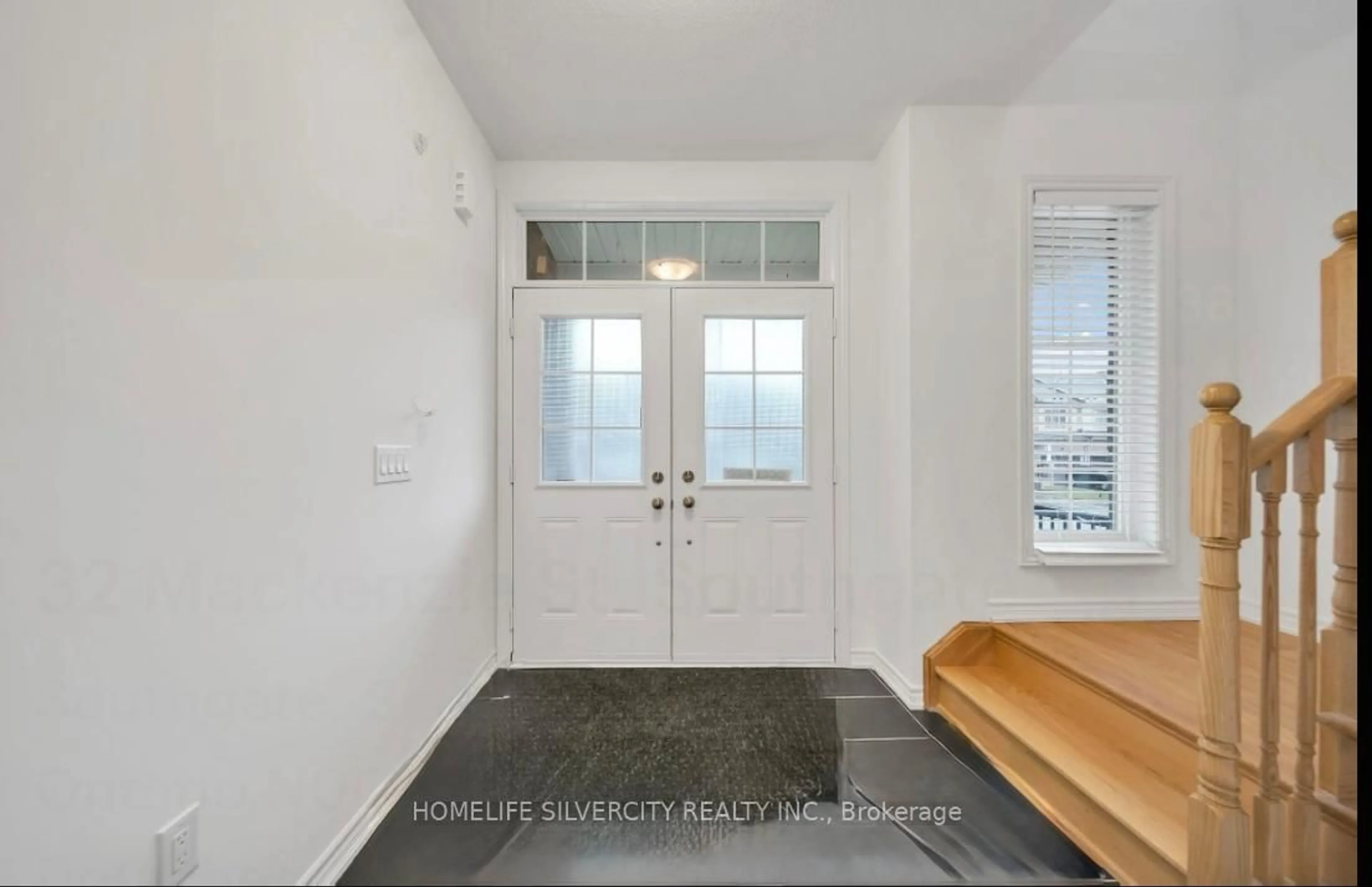 Indoor entryway for 32 Mackenzie St, Southgate Ontario N0C 1B0