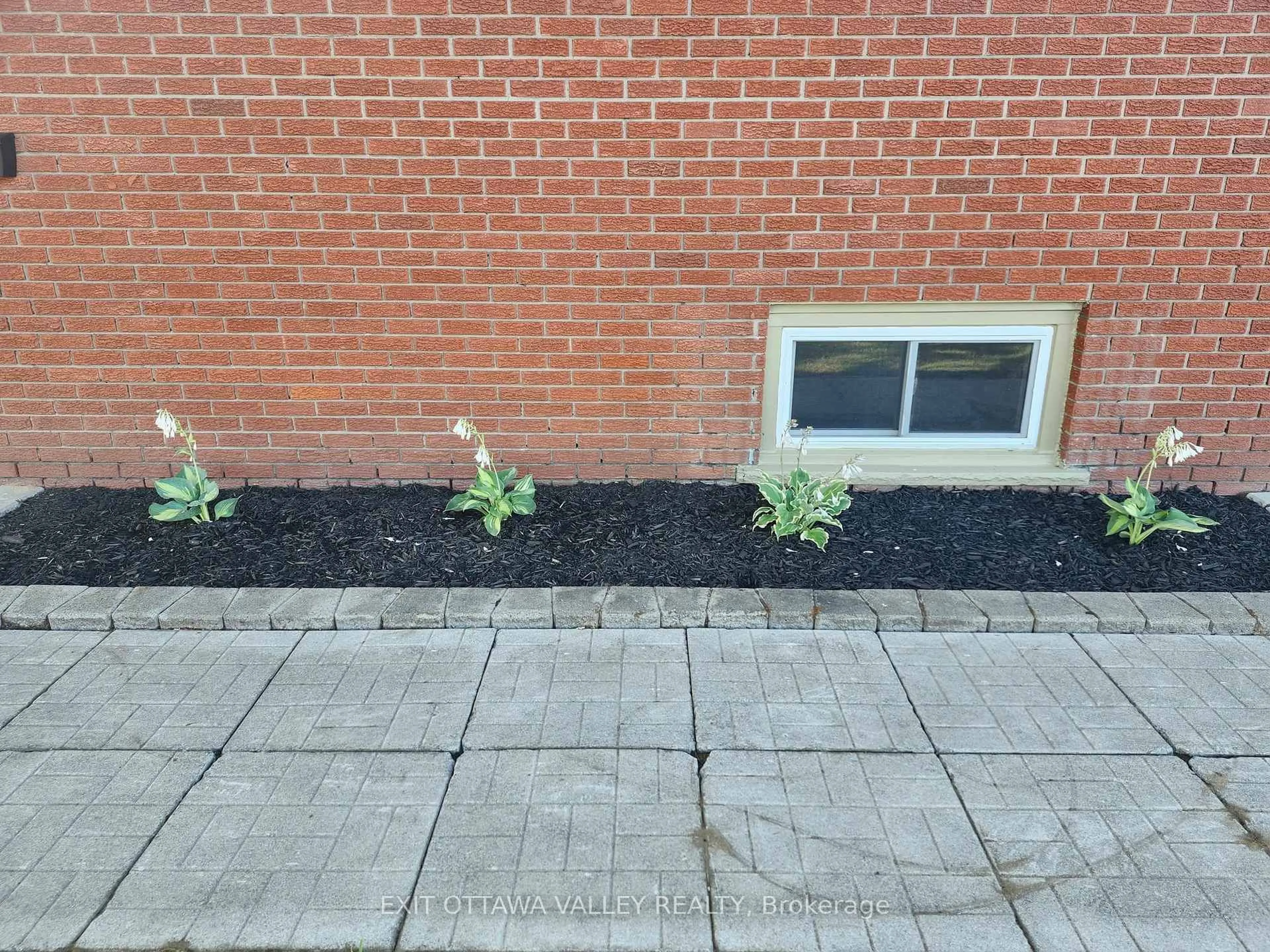 Patio, street for 7 Herman St, Petawawa Ontario K8H 1V8