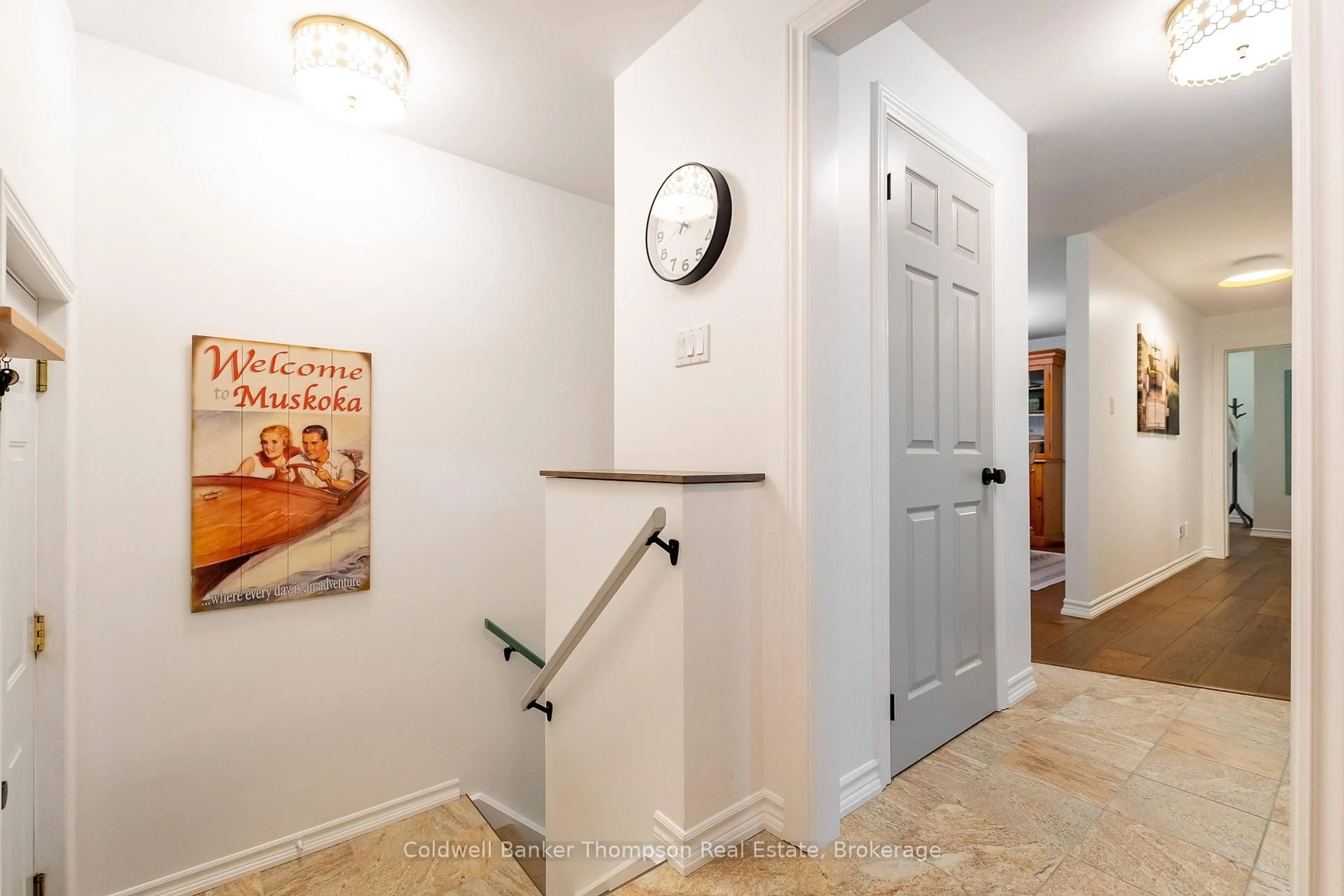 Indoor entryway for 1 Birchwood Dr, Huntsville Ontario P1H 0A6