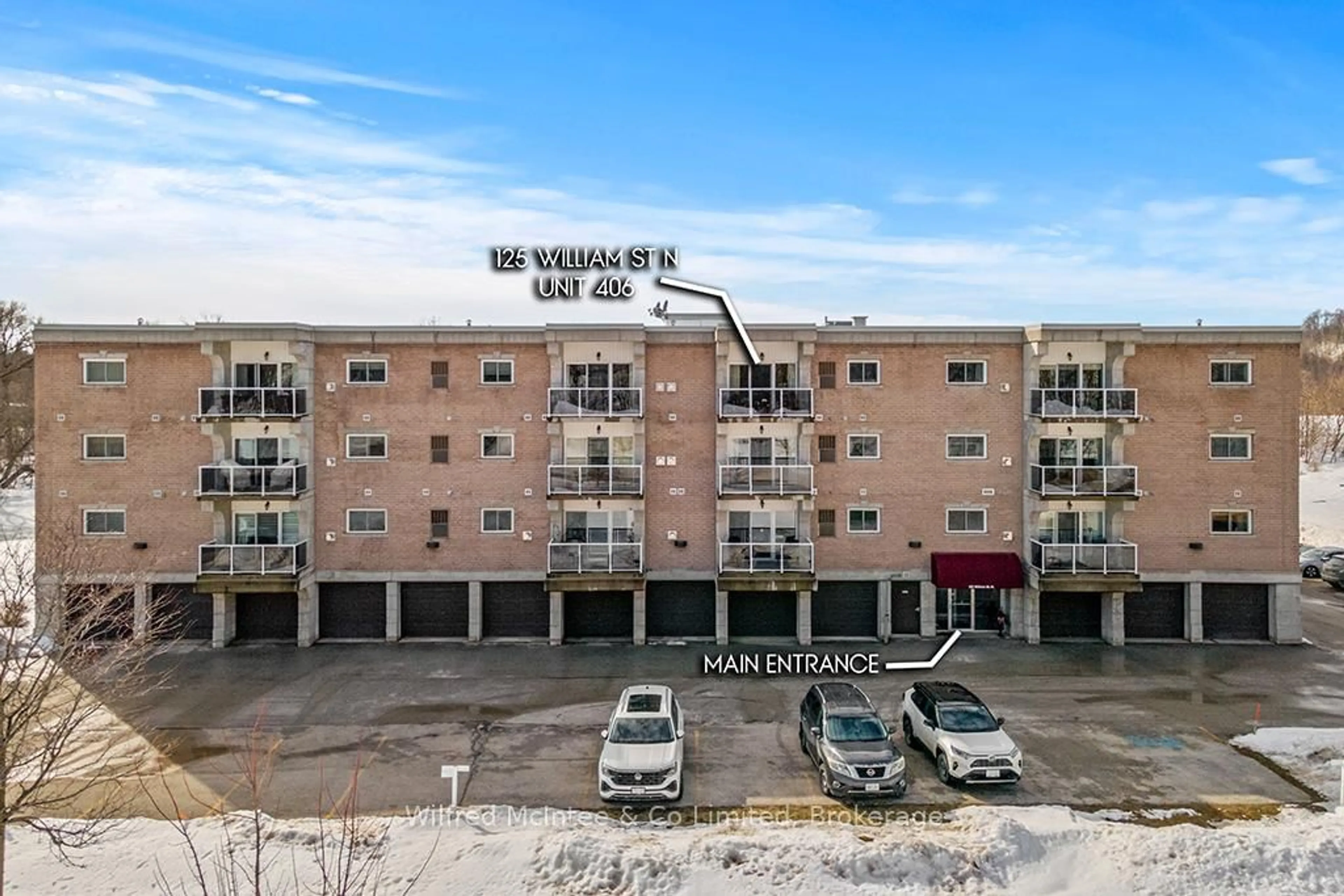 A pic from outside/outdoor area/front of a property/back of a property/a pic from drone, building for 125 William St #406, Brockton Ontario N0G 2V0