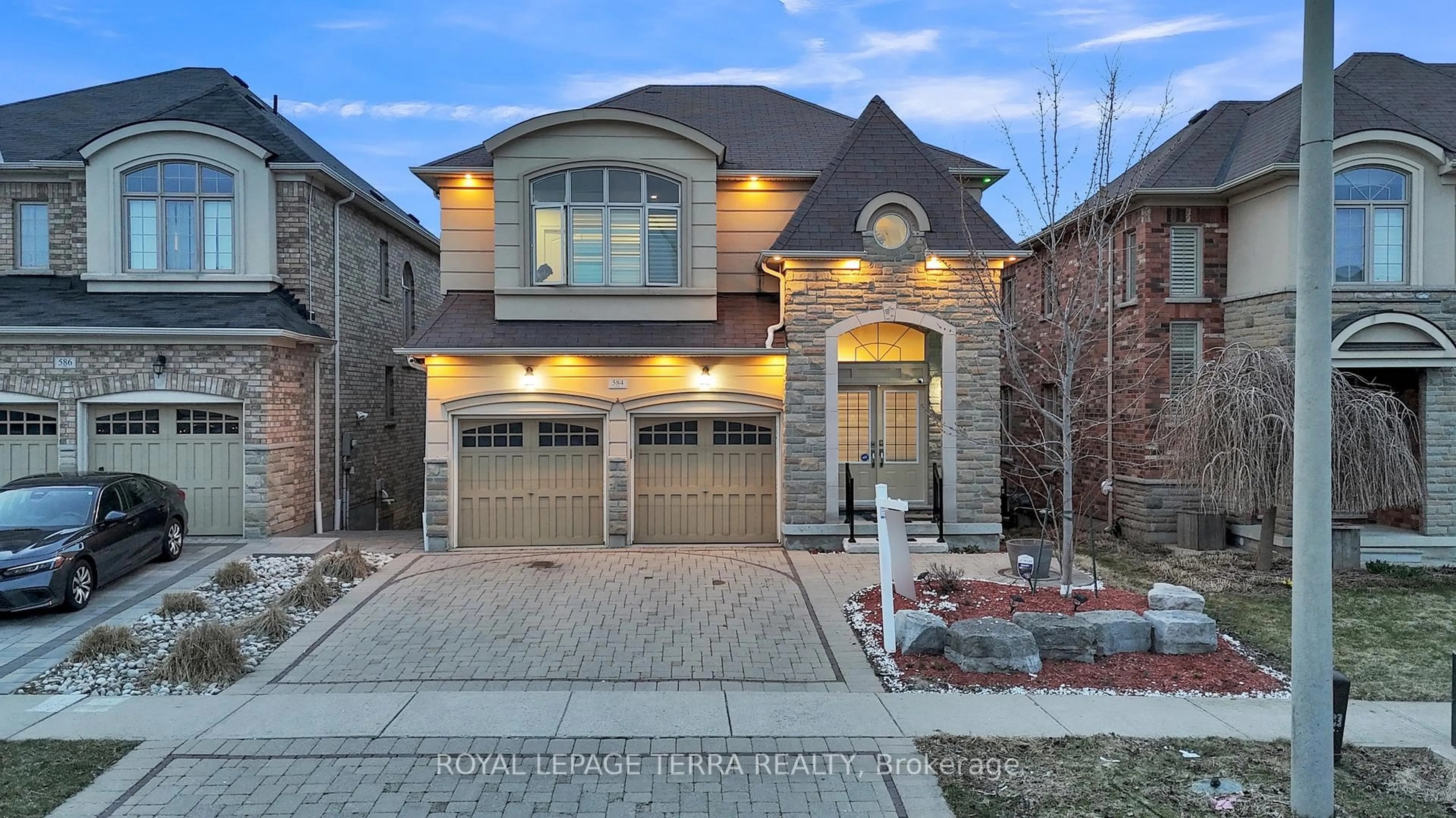 Home with brick exterior material, street for 584 Pinery Tr, Waterloo Ontario N2V 2Y3