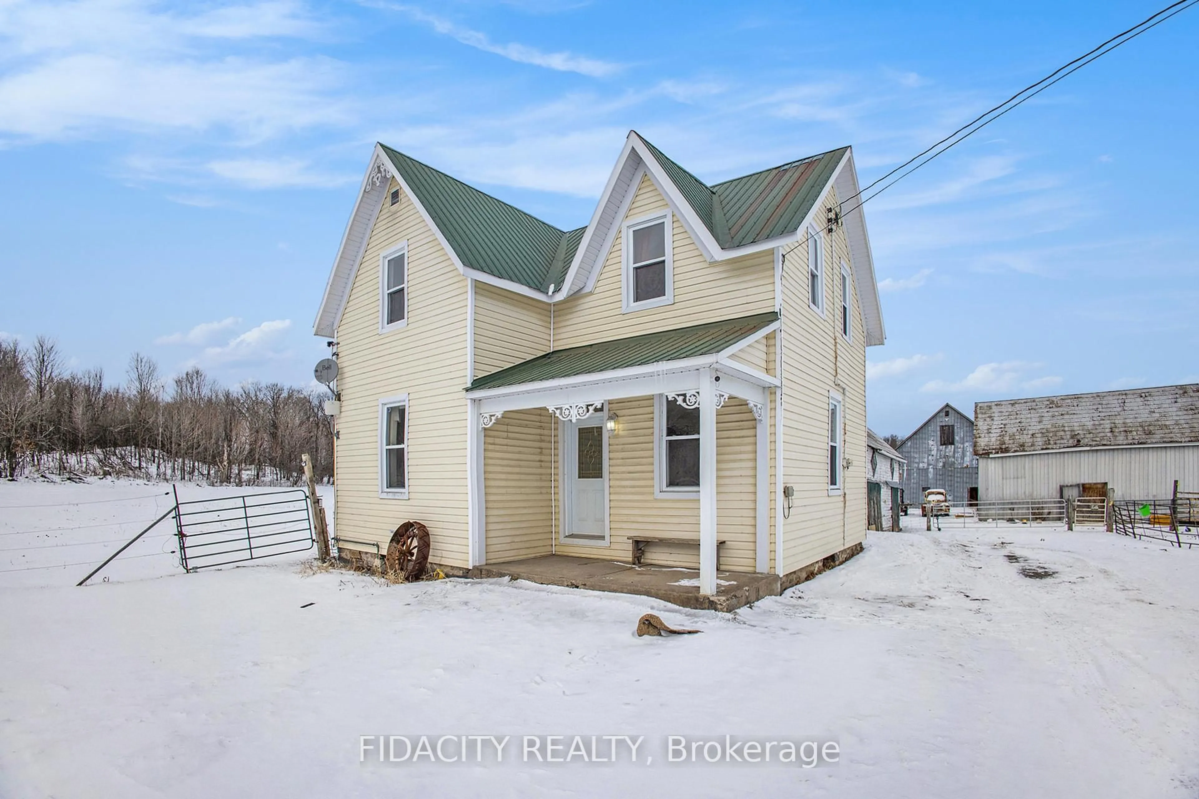 A pic from outside/outdoor area/front of a property/back of a property/a pic from drone, building for 5046 Carp Rd, Kinburn Ontario K0A 2H0