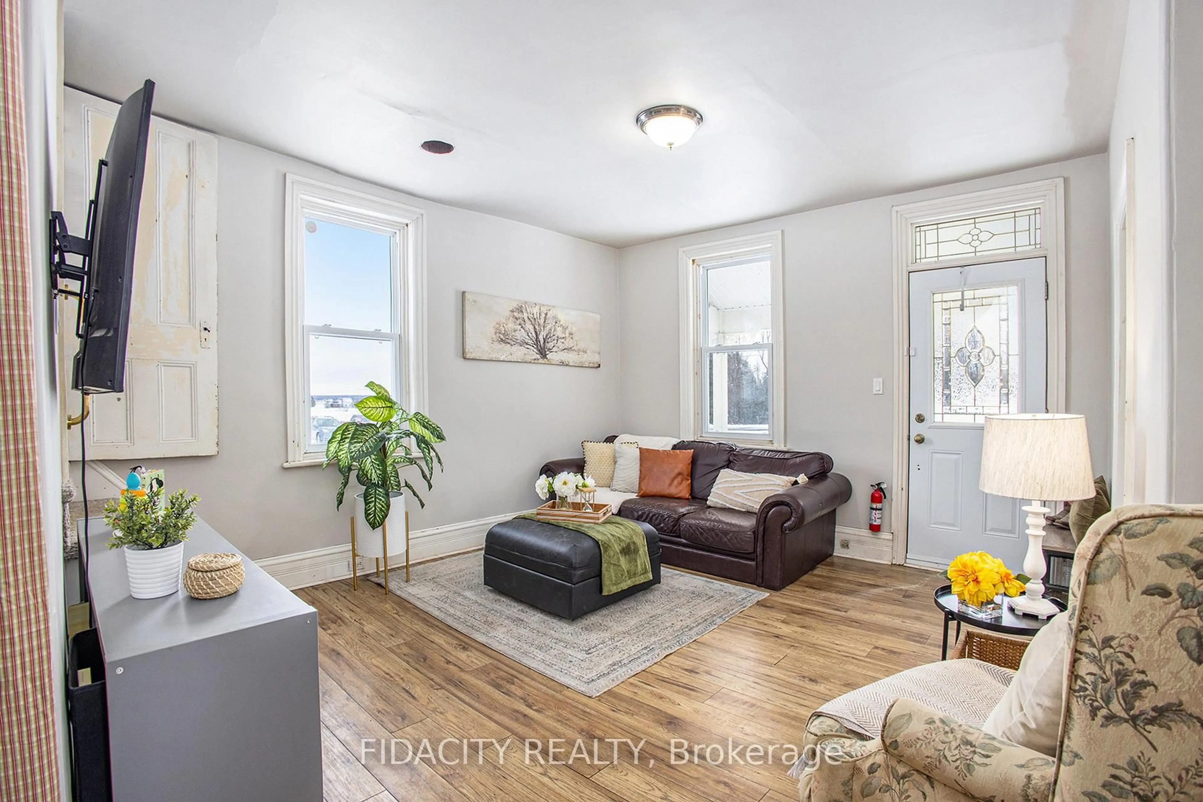 Living room with furniture, unknown for 5046 Carp Rd, Kinburn Ontario K0A 2H0