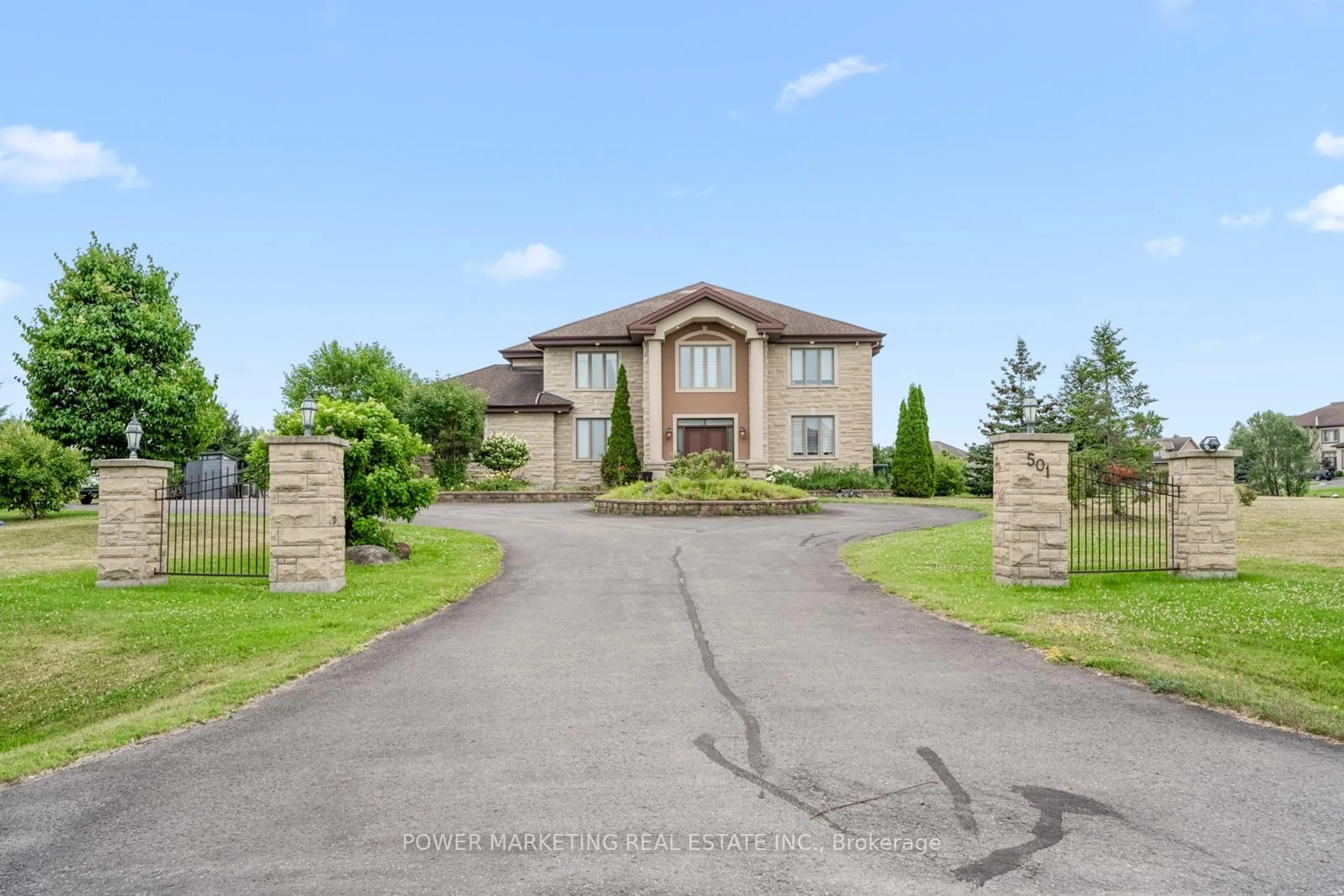 A pic from outside/outdoor area/front of a property/back of a property/a pic from drone, unknown for 501 WINNARDS PERCH Way, Ottawa Ontario K4M 0A1