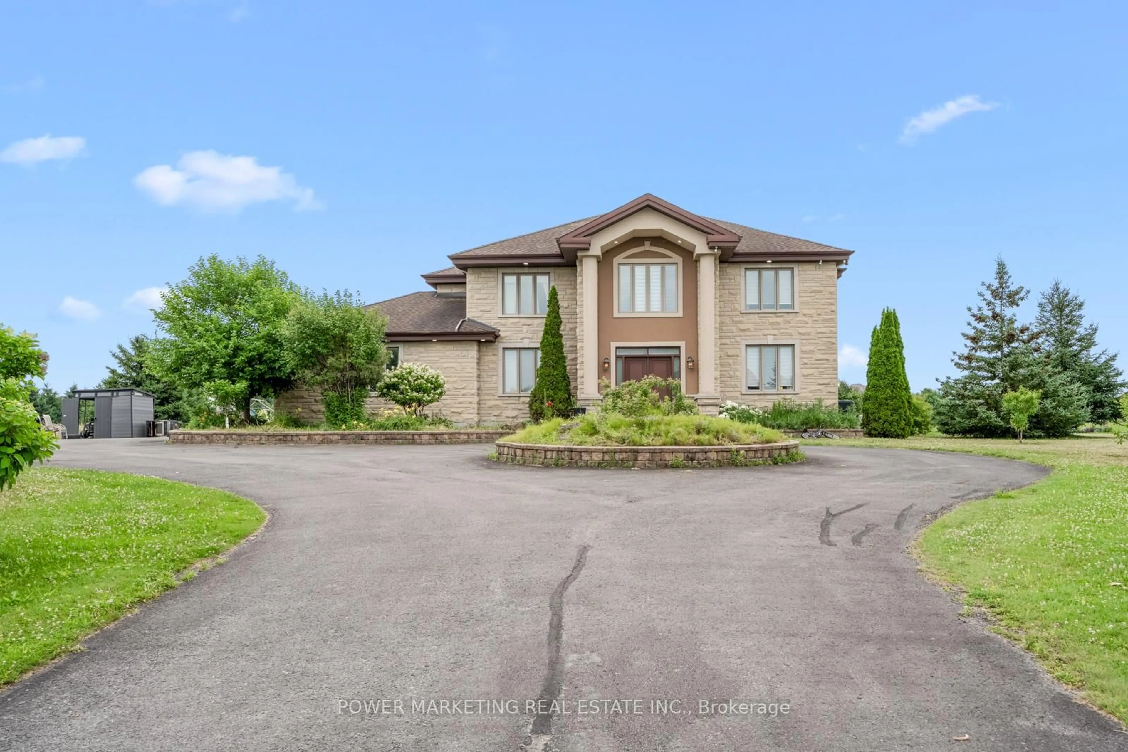 A pic from outside/outdoor area/front of a property/back of a property/a pic from drone, street for 501 WINNARDS PERCH Way, Ottawa Ontario K4M 0A1