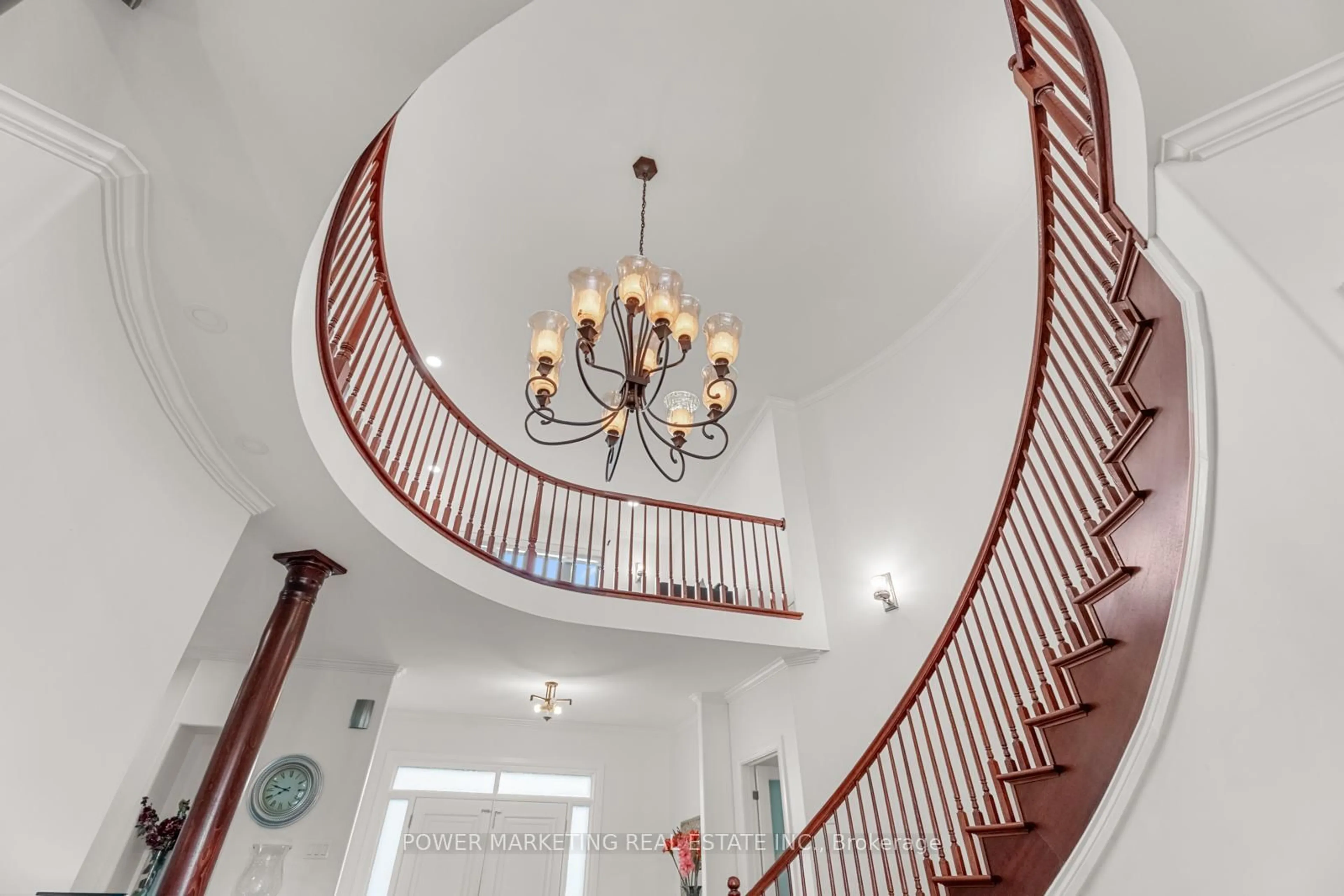 Stairs for 501 WINNARDS PERCH Way, Ottawa Ontario K4M 0A1