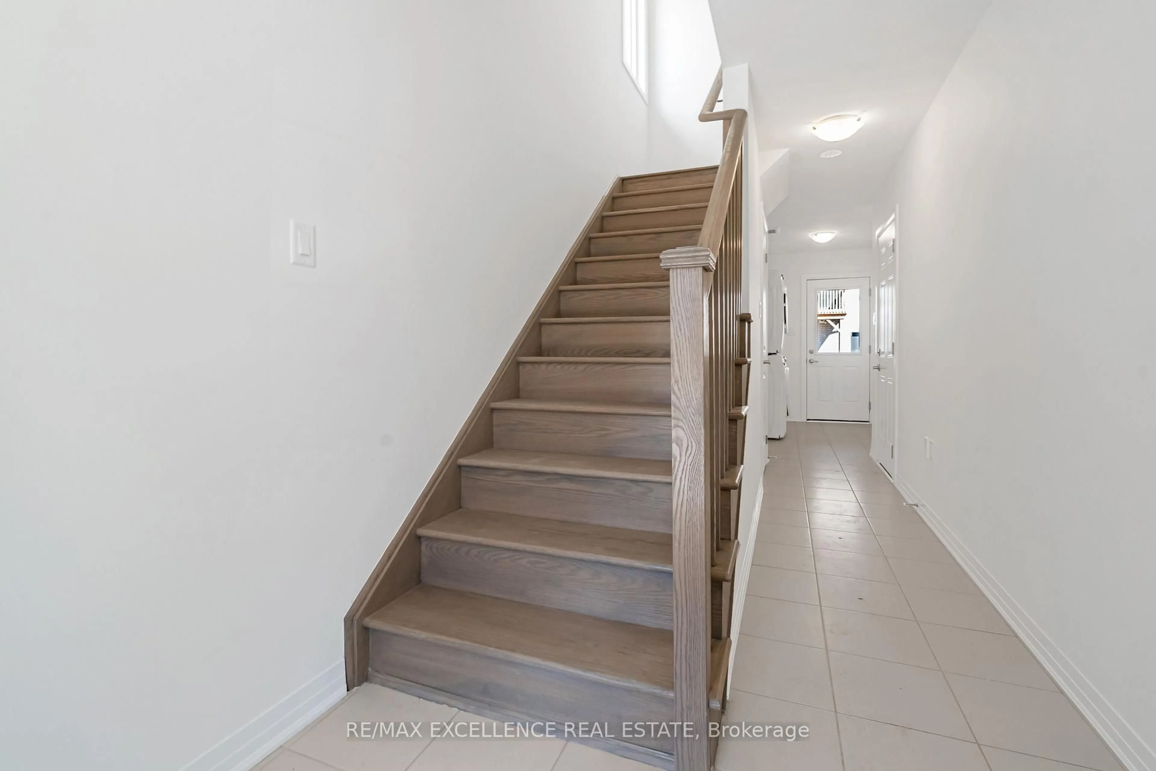 Stairs for 12 Hine Rd Rd, Brantford Ontario N3T 0W4