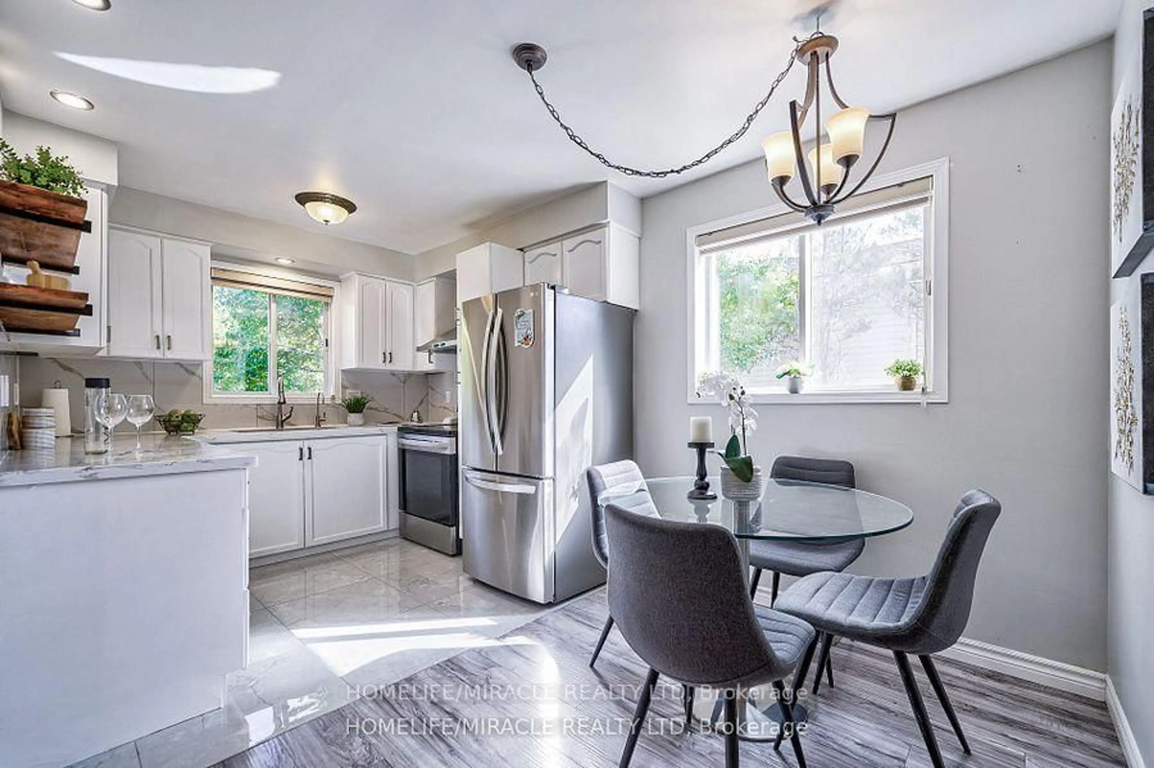 Open concept kitchen, ceramic/tile floor for 131 Poplar Dr, Cambridge Ontario N3C 4B2