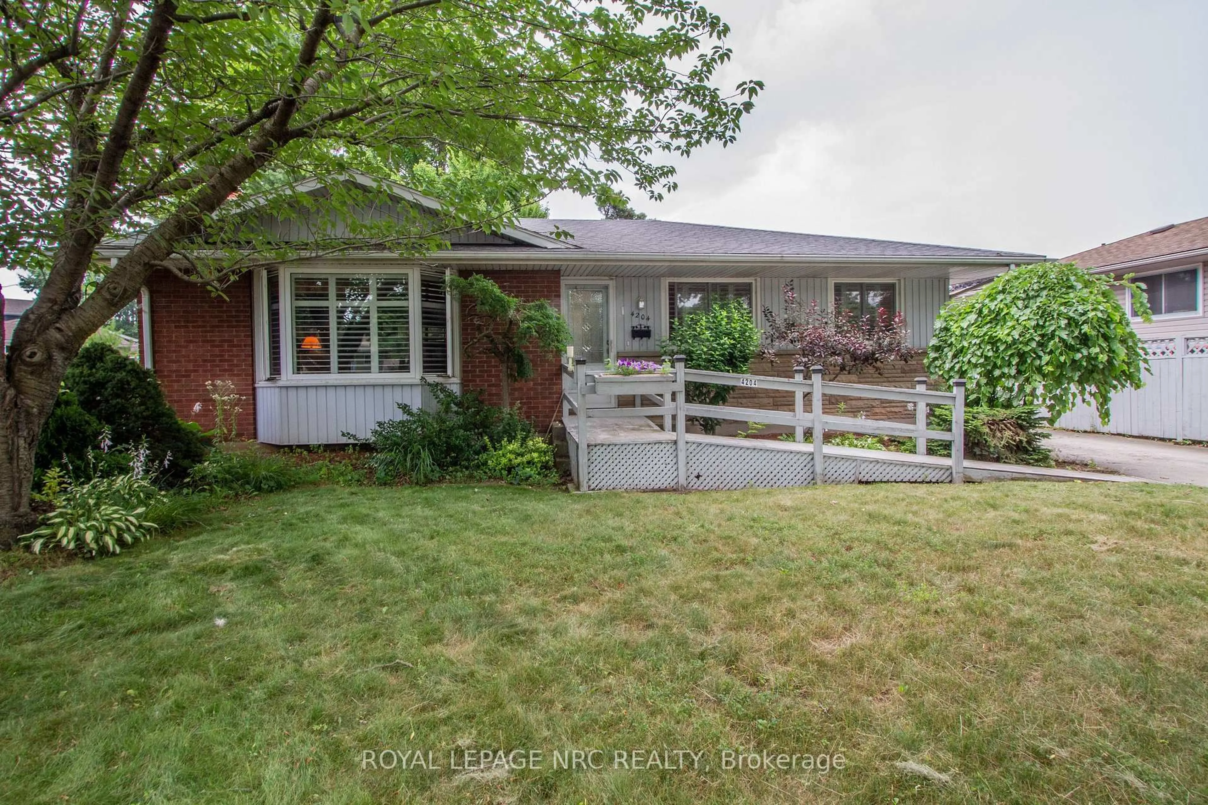 Unknown for 4204 Linwood Cres, Niagara Falls Ontario L2E 6J8