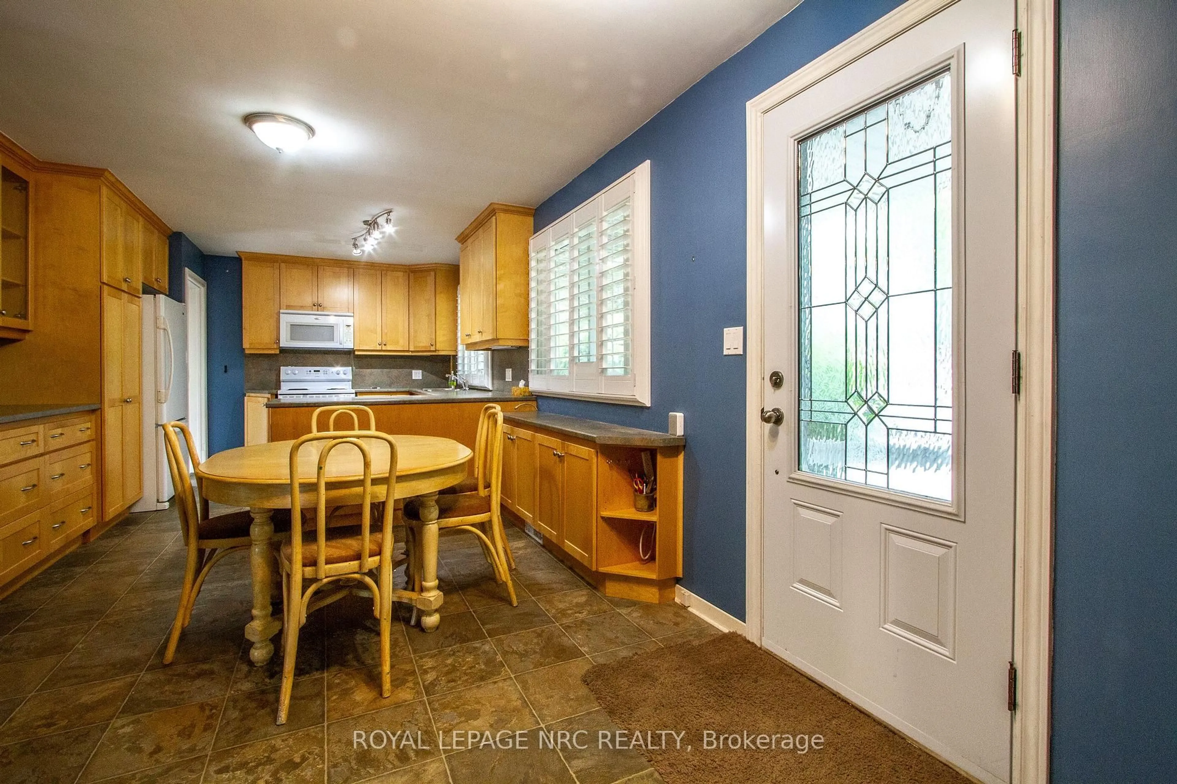 Unknown for 4204 Linwood Cres, Niagara Falls Ontario L2E 6J8