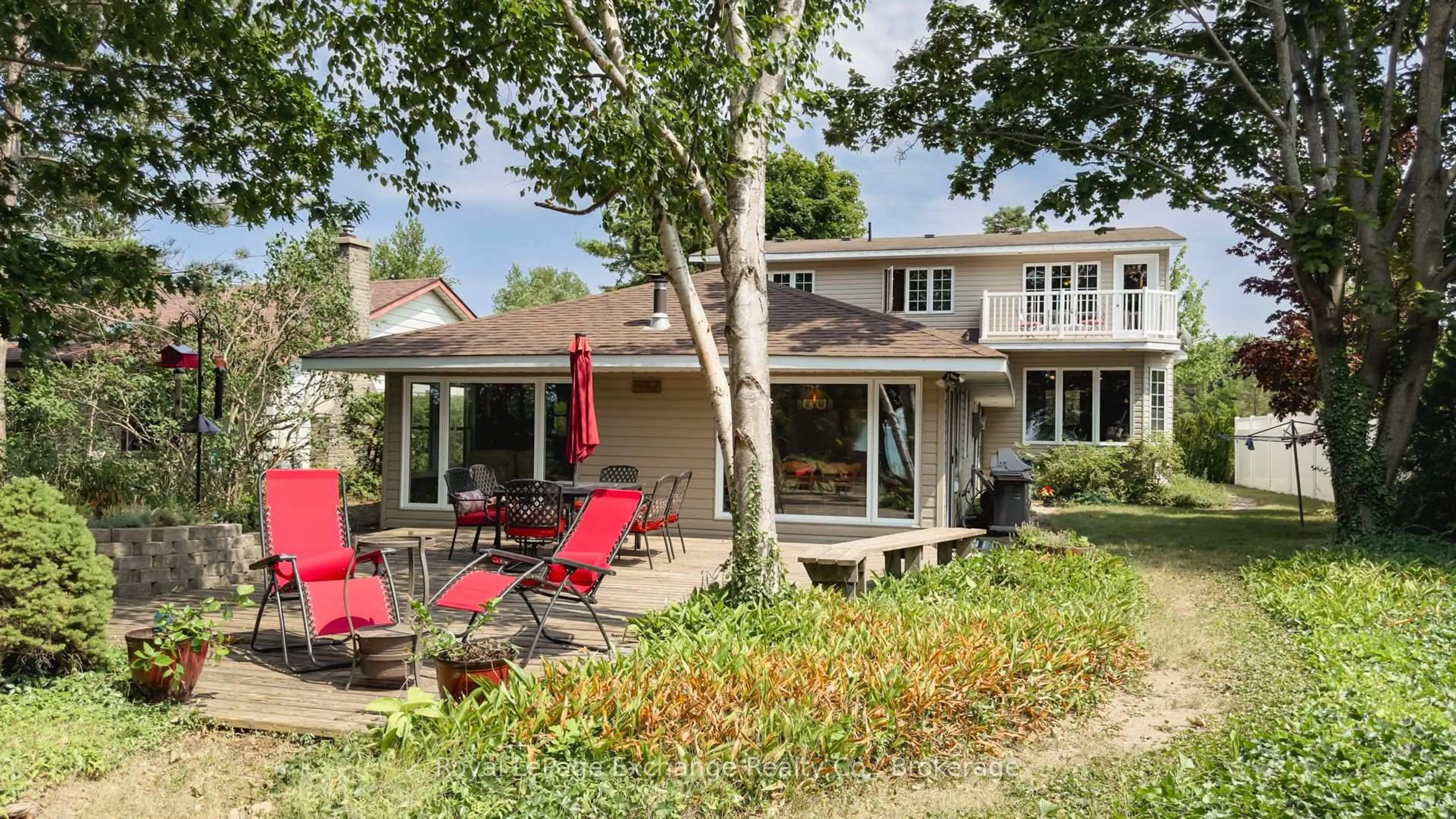 Patio, street for 46 Bell Dr, Huron-Kinloss Ontario N2Z 0B3