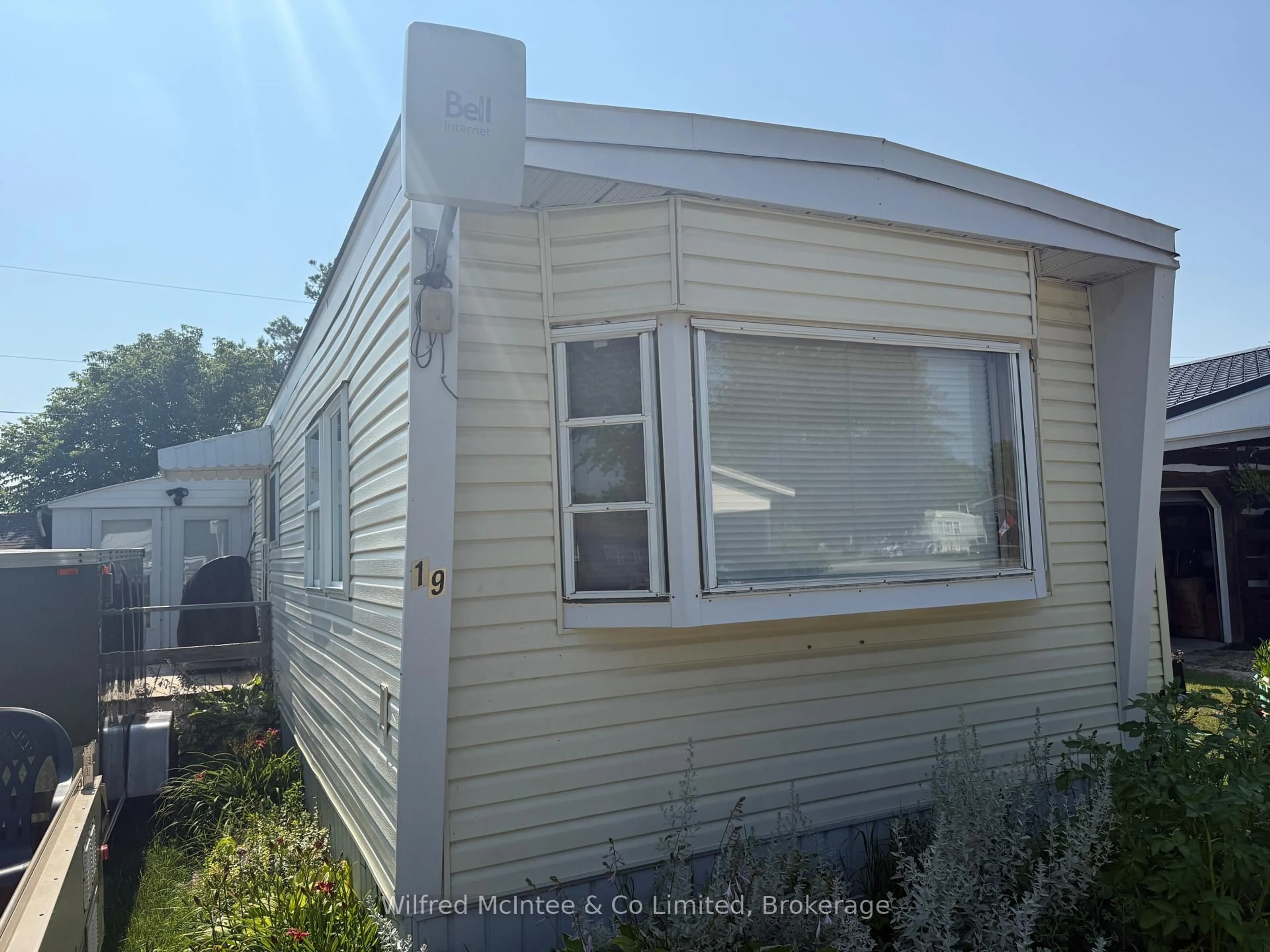 Home with vinyl exterior material, unknown for 19 Bluejay Cres, Brockton Ontario N0G 2V0