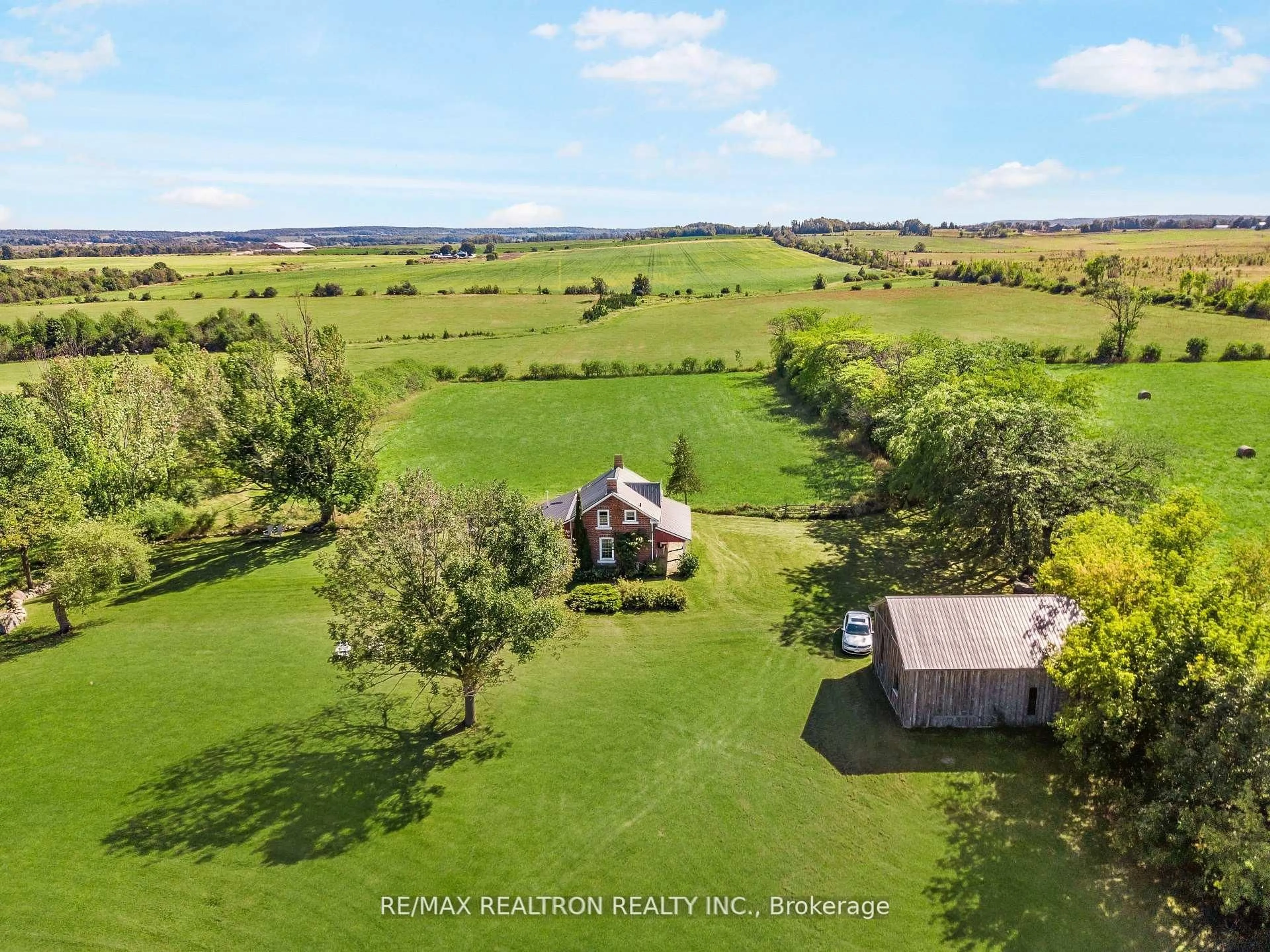 A pic from outside/outdoor area/front of a property/back of a property/a pic from drone, water/lake/river/ocean view for 499437 6Th Concession Rd, Meaford Ontario N4K 5W4