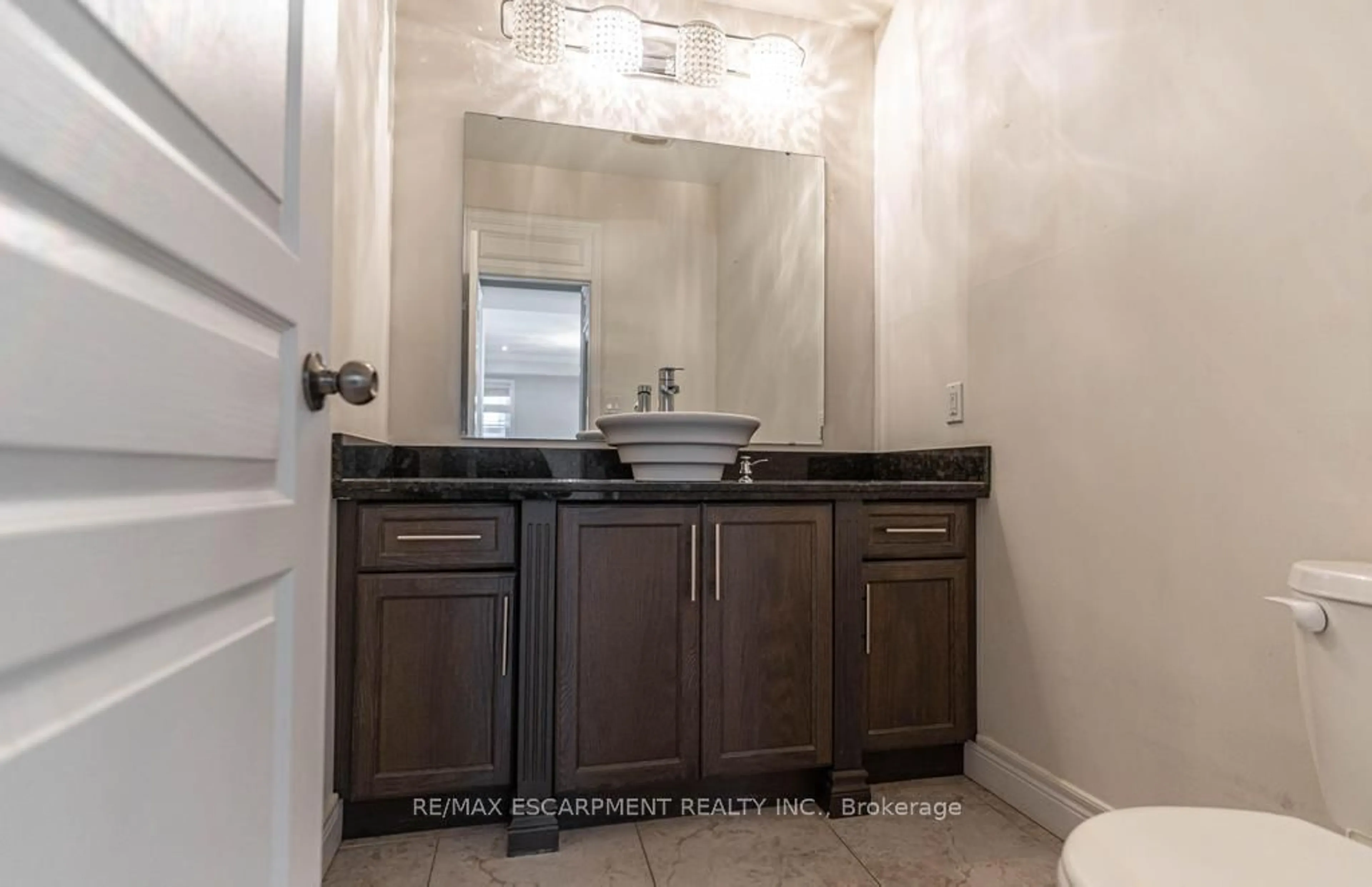 Contemporary bathroom, ceramic/tile floor for 134 Davinci Blvd, Hamilton Ontario L9B 0C3