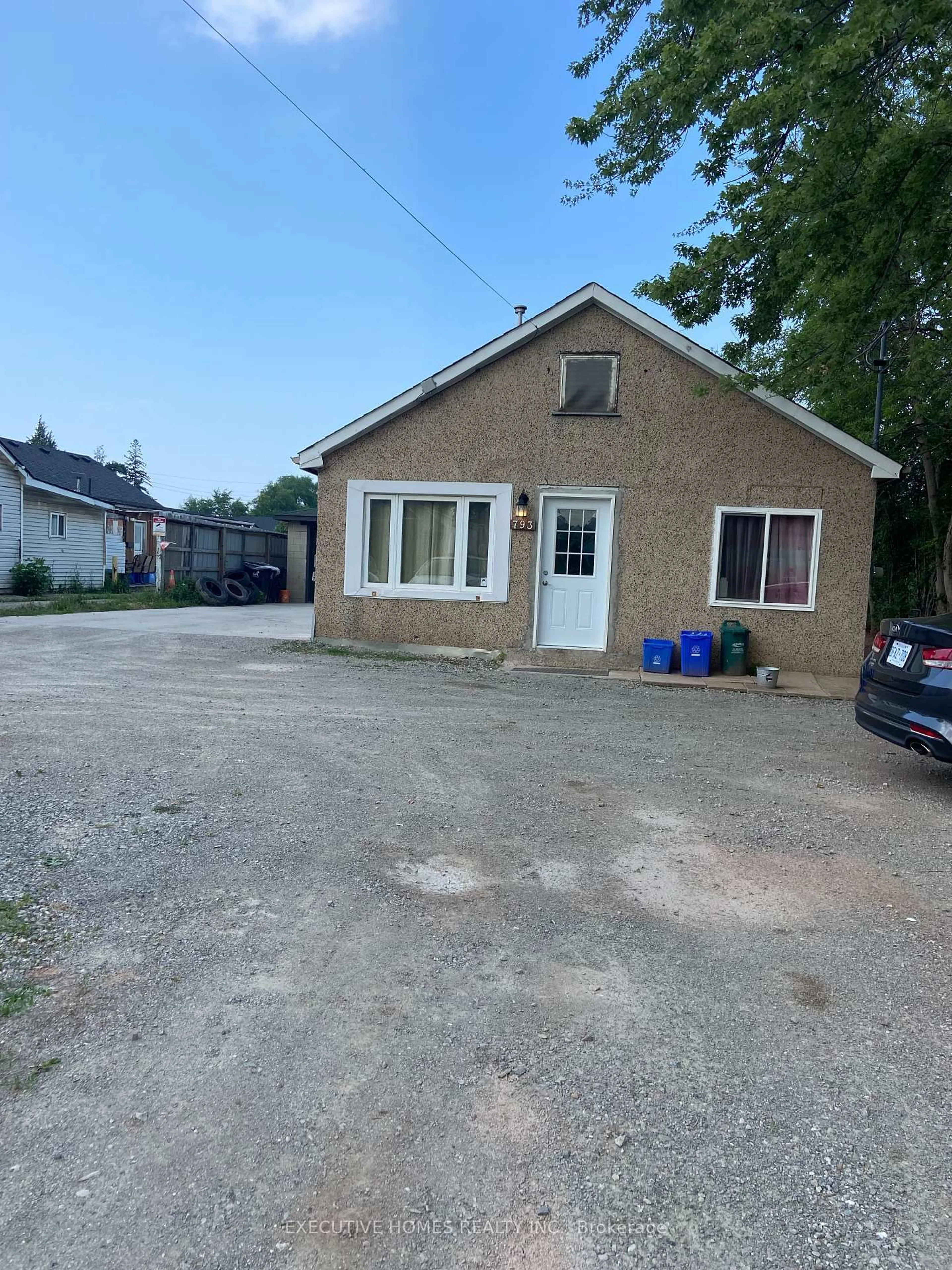 Unknown for 793 Barton St, Hamilton Ontario L8E 5L8