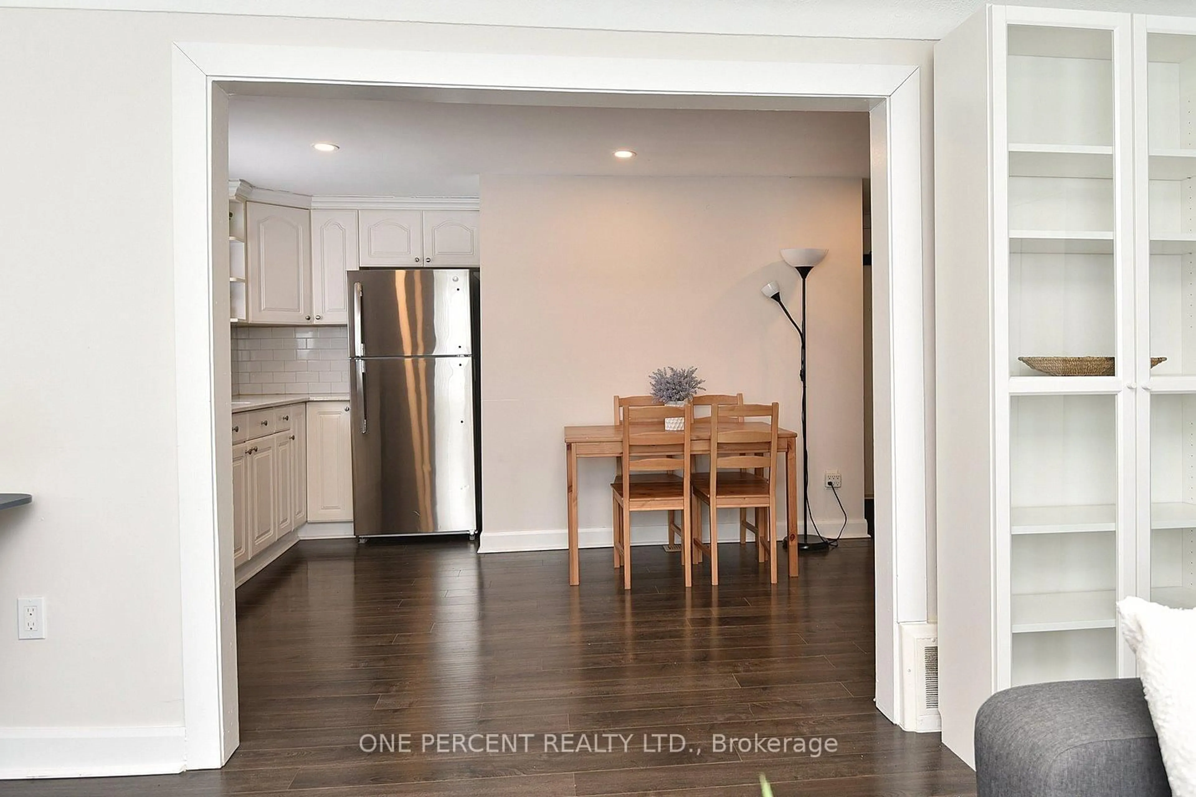 Open concept kitchen, wood/laminate floor for 3 Maitland Ave, Hamilton Ontario L9A 3J4