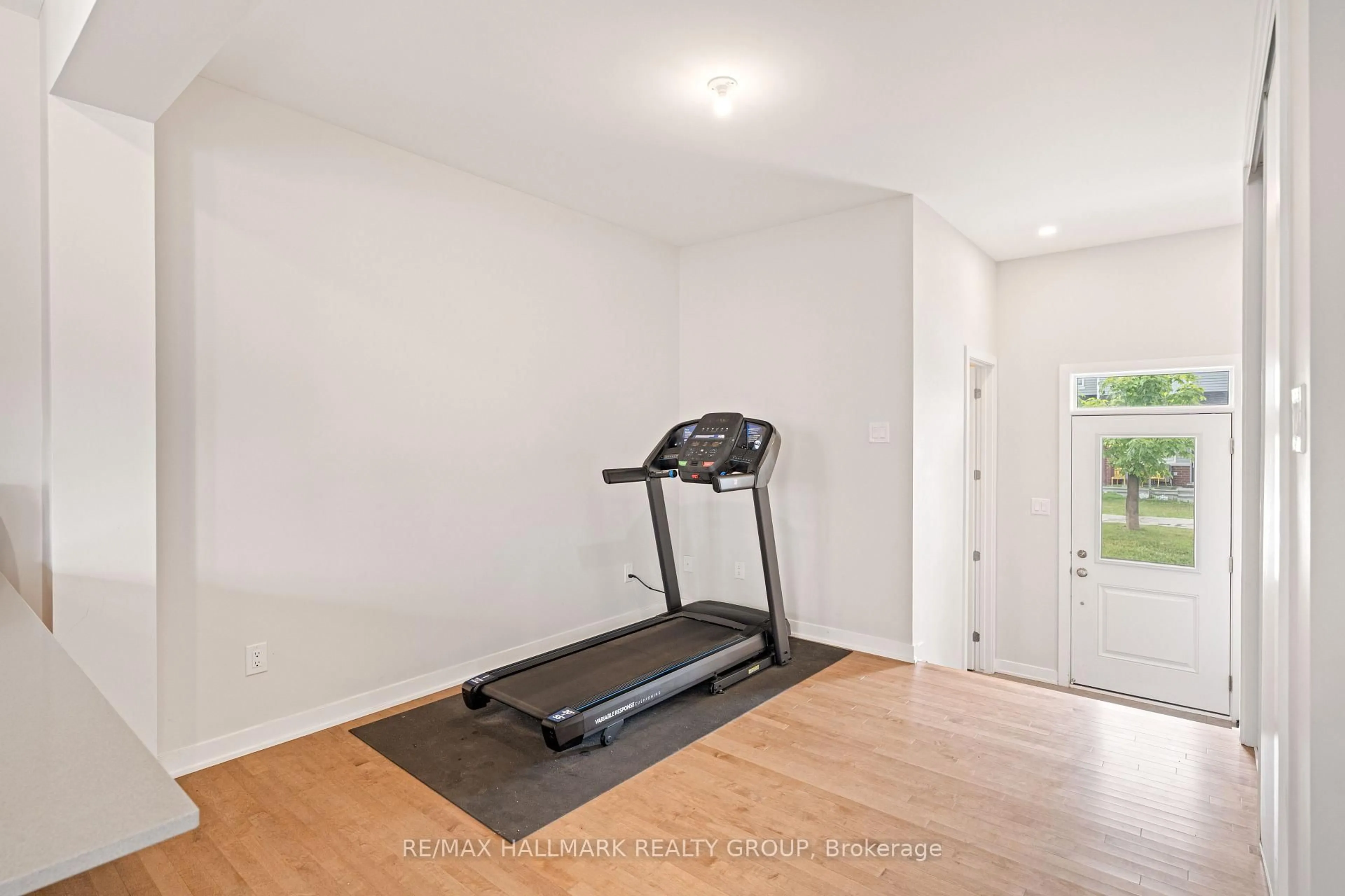 Gym or fitness room for 243 Surface Lane, Ottawa Ontario K2J 6X9