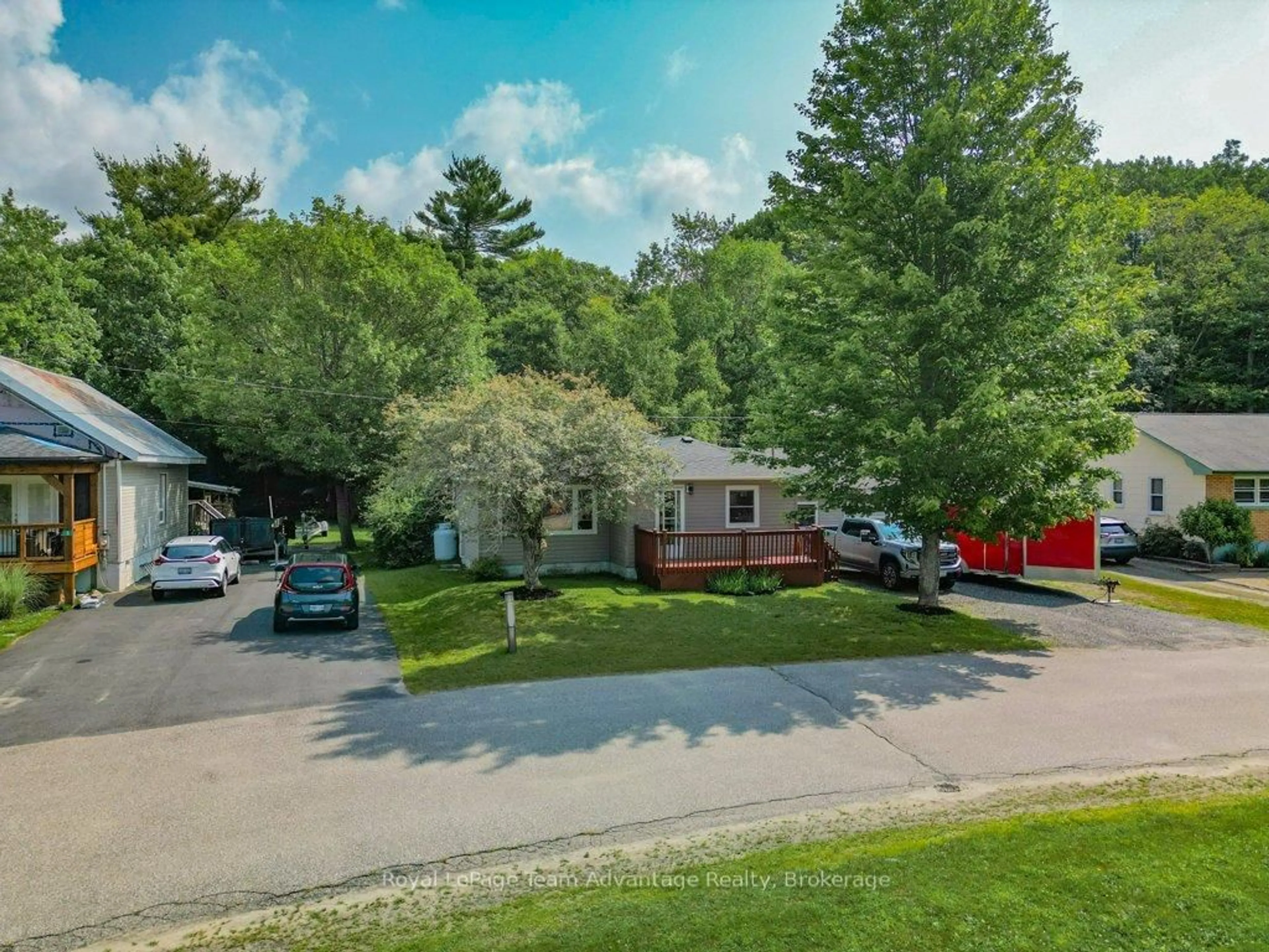 A pic from outside/outdoor area/front of a property/back of a property/a pic from drone, unknown for 6 Glenrock Rd, McDougall Ontario P0G 1G0