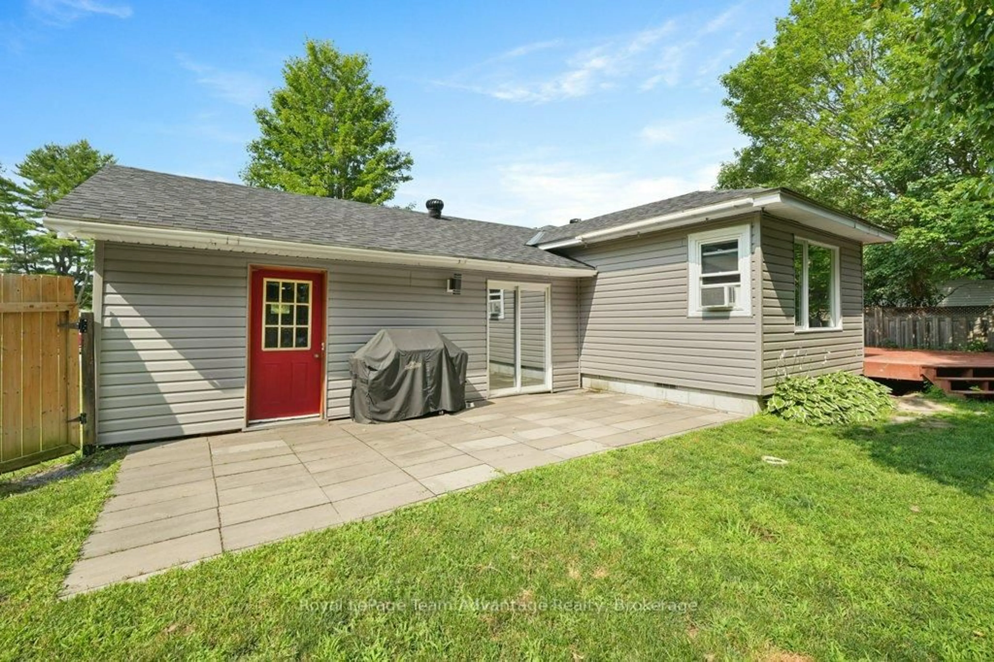 Patio, street for 6 Glenrock Rd, McDougall Ontario P0G 1G0