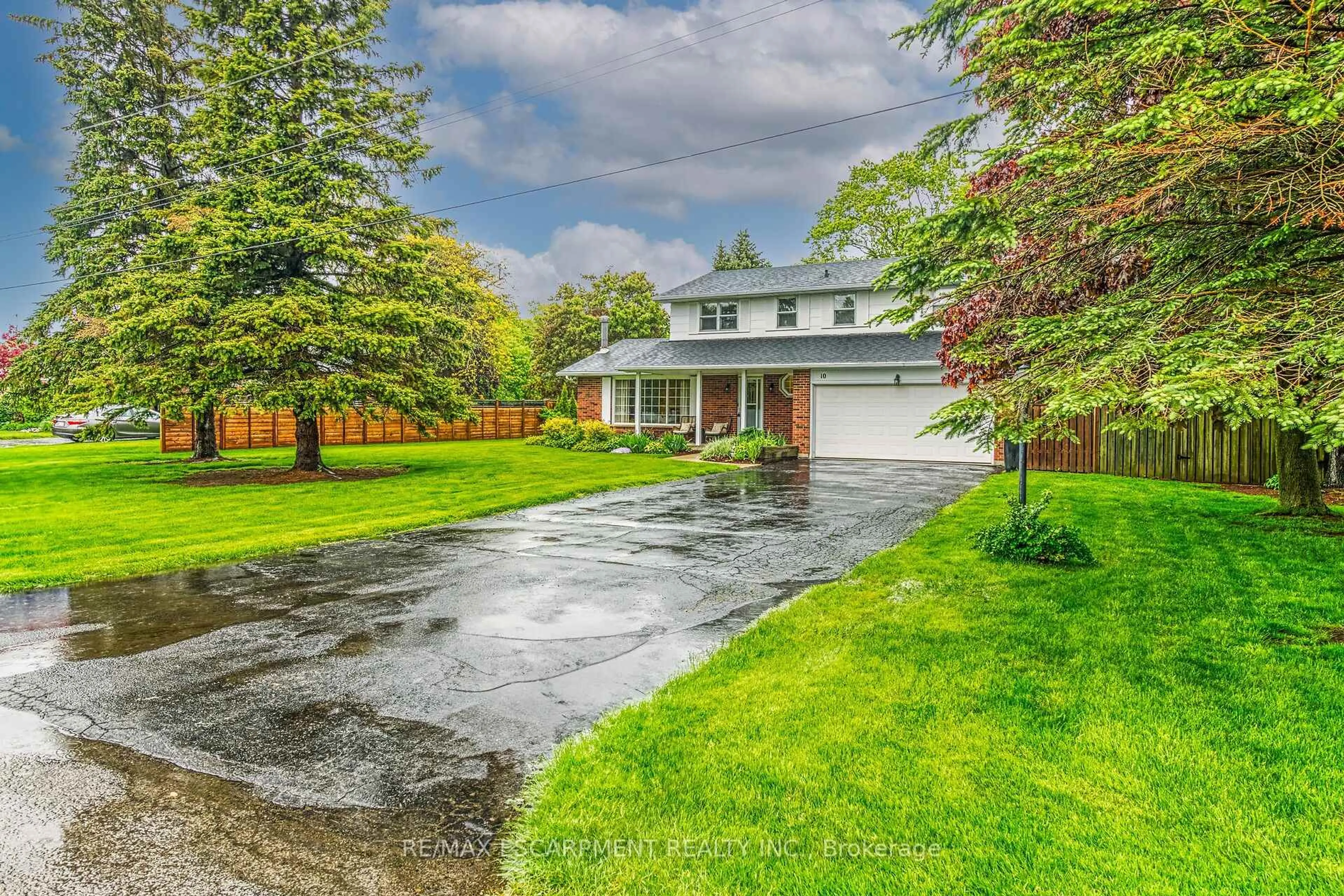 Unknown for 10 Emily St, Norfolk Ontario N0A 1N6